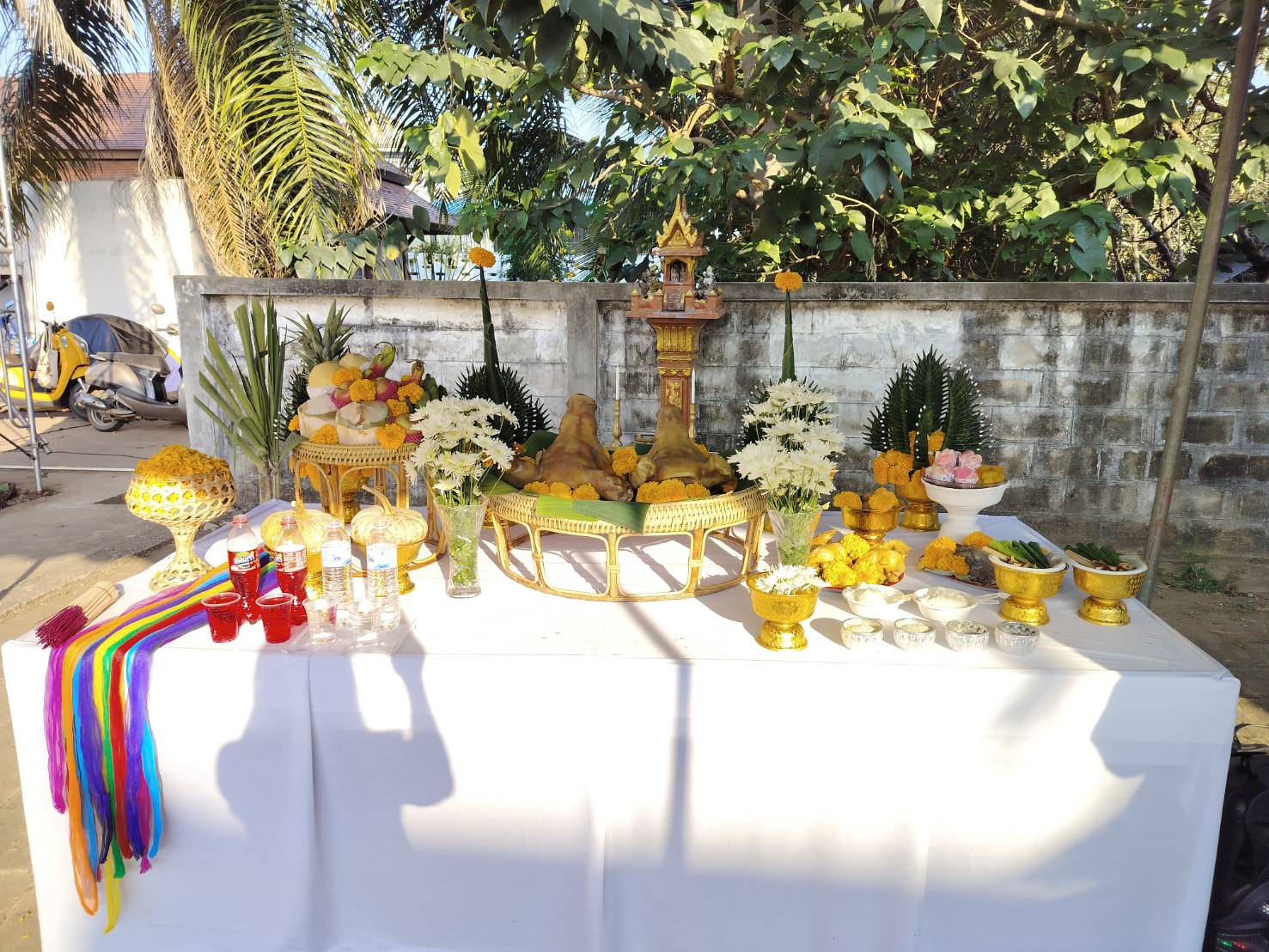 พช.น่าน ร่วมพิธีบวงสรวงสิ่งศักดิ์สิทธิ์ ศาลพระภูมิเจ้าทื่ ในงานประจำปีและของดีเมืองน่าน ประจำปี 2567