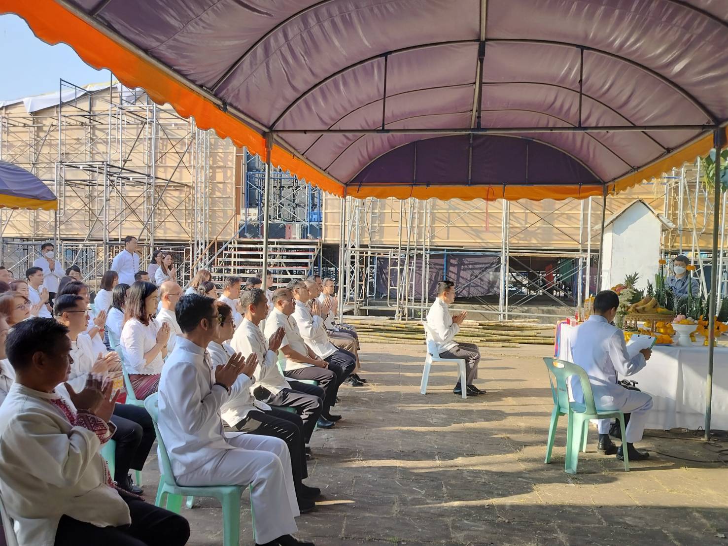 พช.น่าน ร่วมพิธีบวงสรวงสิ่งศักดิ์สิทธิ์ ศาลพระภูมิเจ้าทื่ ในงานประจำปีและของดีเมืองน่าน ประจำปี 2567