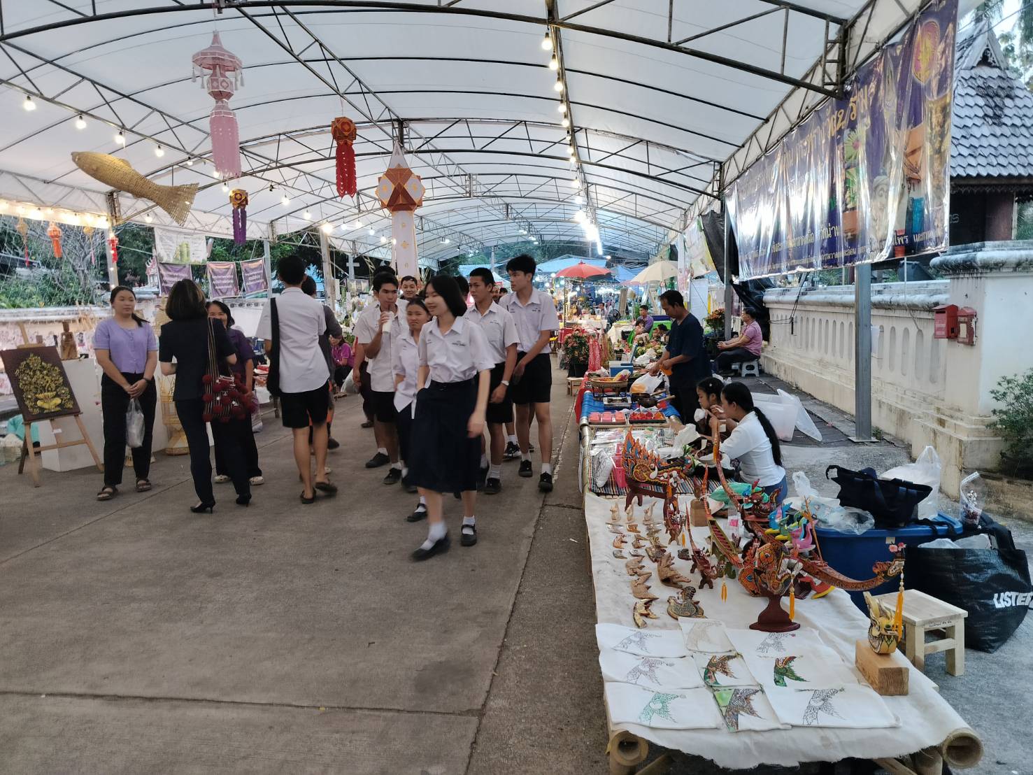 บรรยากาศ วันที่ 8 งานจัดแสดงและจําหน่ายผลิตภัณฑ์ชุมชน OTOP ผลิตภัณฑ์ Creative และของดีเมืองน่าน งานประจําปีและของดีเมืองน่าน ประจําปี 2567