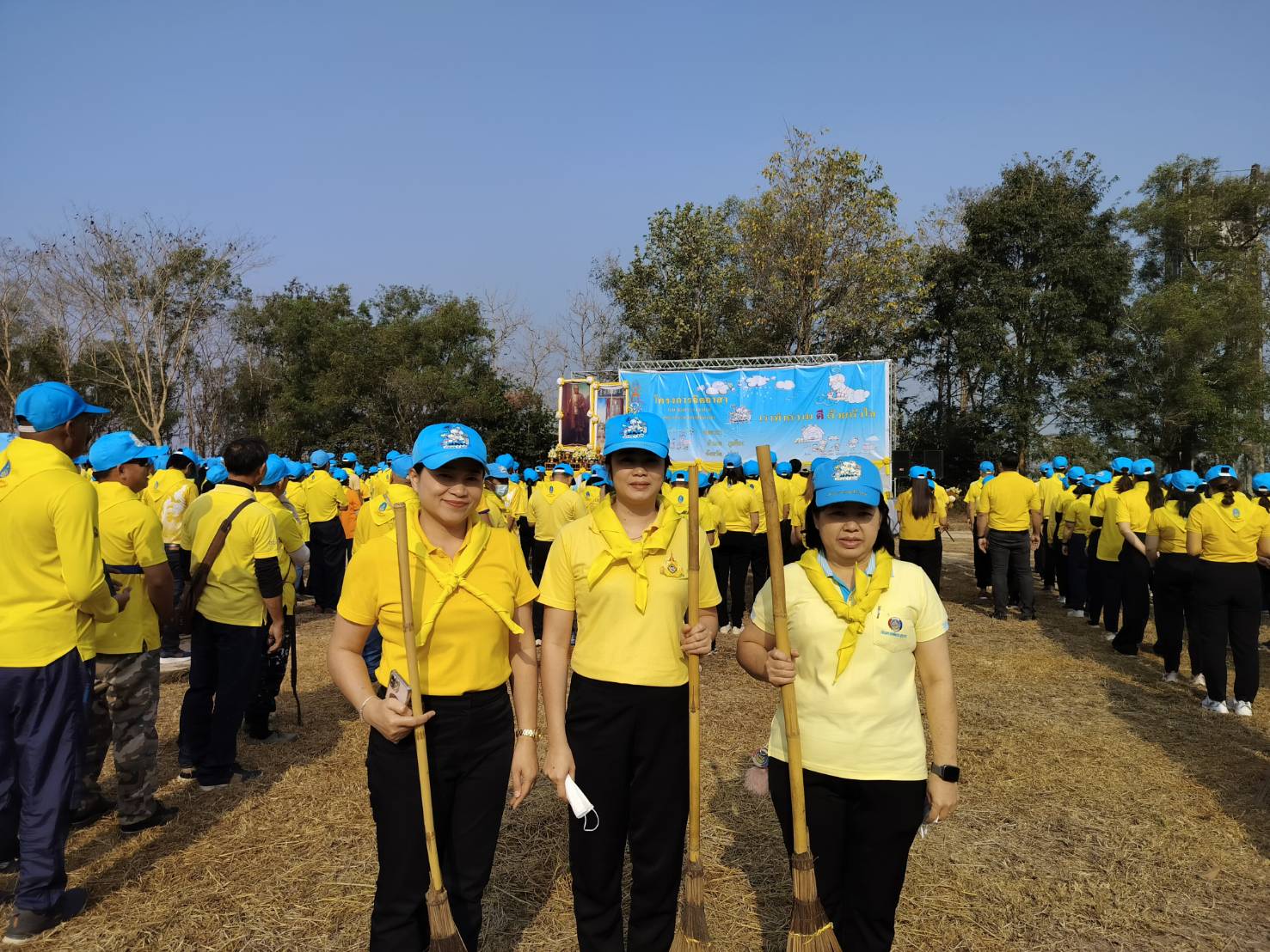 พช.น่าน ร่วมกิจกรรมเนื่องในวันพระบาทสมเด็จพระพุทธเลิศหล้านภาลัย