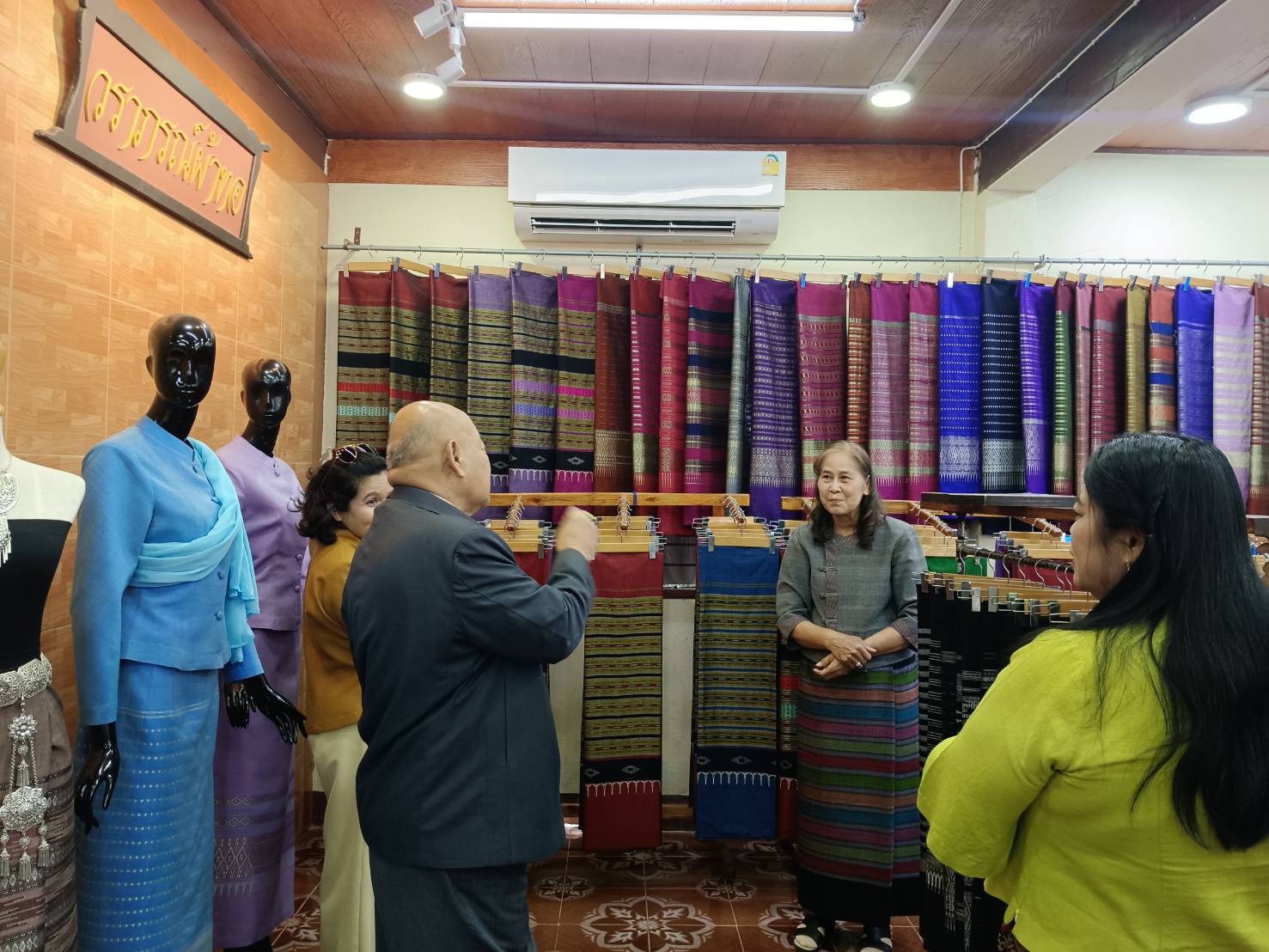 พช.น่าน ร่วมลงพื้นคณะกรรมการโครงการสมาชิกวุฒิสภาพบประชาชนในพื้นที่จังหวัดภาคเหนือ (ตอนบน) จ.น่าน