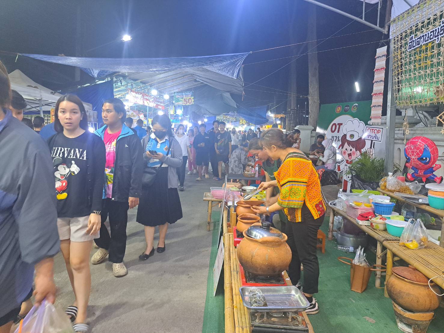 พช.น่าน เยี่ยมชมให้กำลังใจผู้ผลิตผู้ประกอบการที่นำผลิตภัณฑ์มาร่วมจัดแสดงและจําหน่ายผลิตภัณฑ์ชุมชน OTOP ผลิตภัณฑ์ Creative และของดีเมืองน่าน งานประจําปีและของดีเมืองน่าน ประจําปี 2567