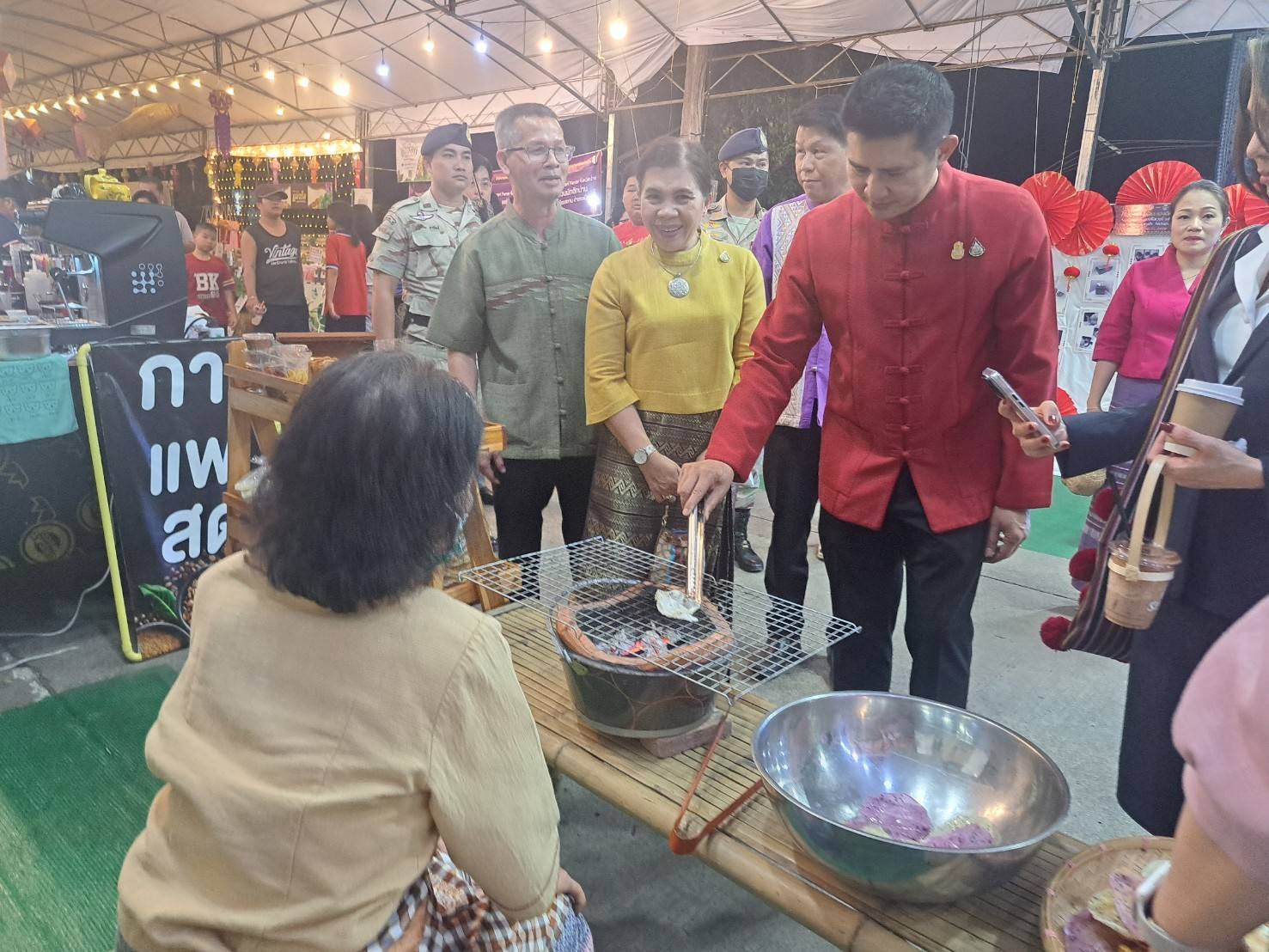 พช.น่าน เปิดการจัดแสดงและจำหน่ายผลิตภัณฑ์ชุมชน OTOP ผลิตภัณฑ์ Creative และของดีเมืองน่าน งานประจำปีและของดีเมืองน่าน ประจำปี 2567