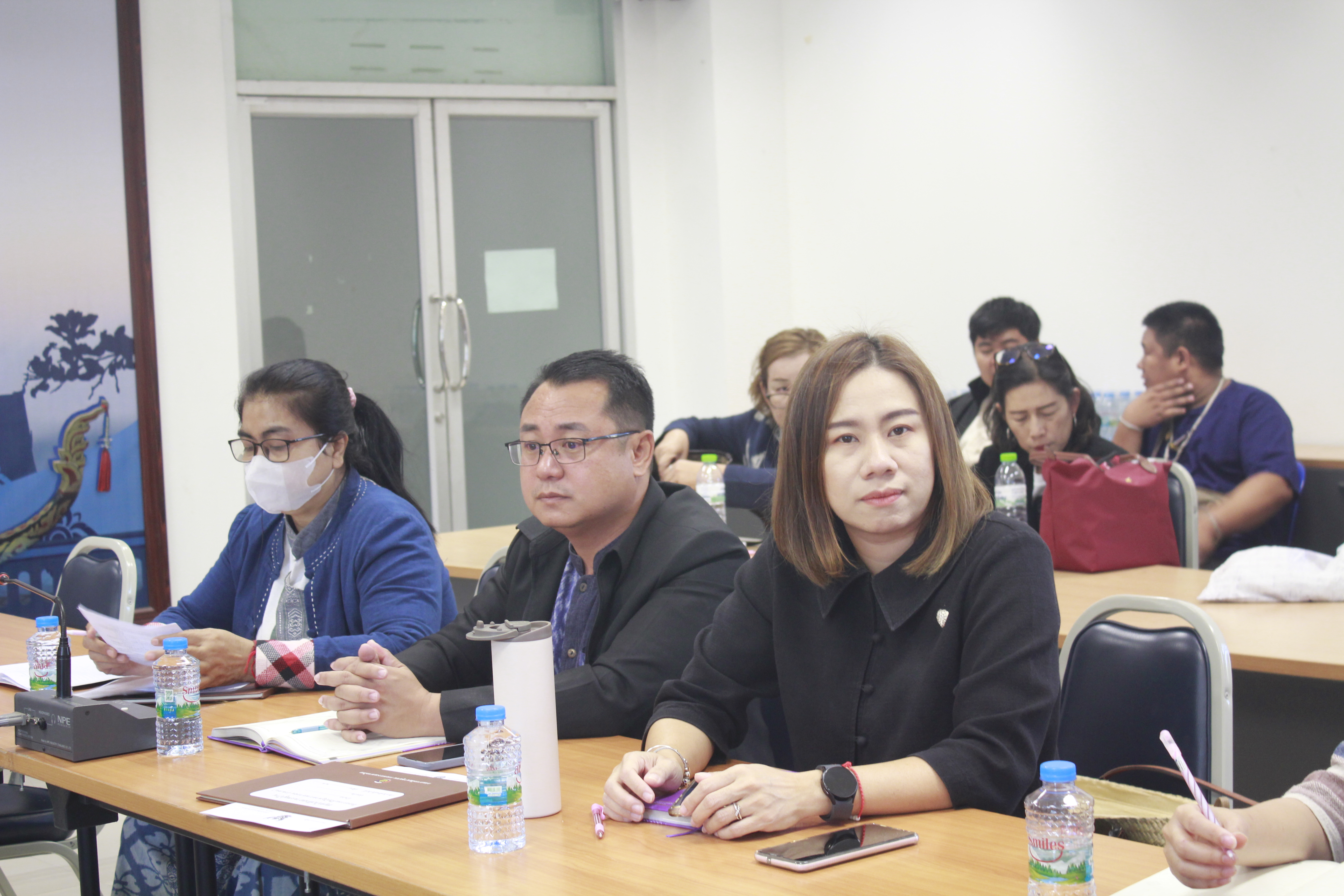 พช.น่าน   ประชุมเตรียมความพร้อมการดําเนินงานฝ่ายจัดแสดงและจําหน่ายผลิตภัณฑ์ชุมชน (OTOP) ผลิตภัณฑ์ Creative และของดีเมืองน่าน