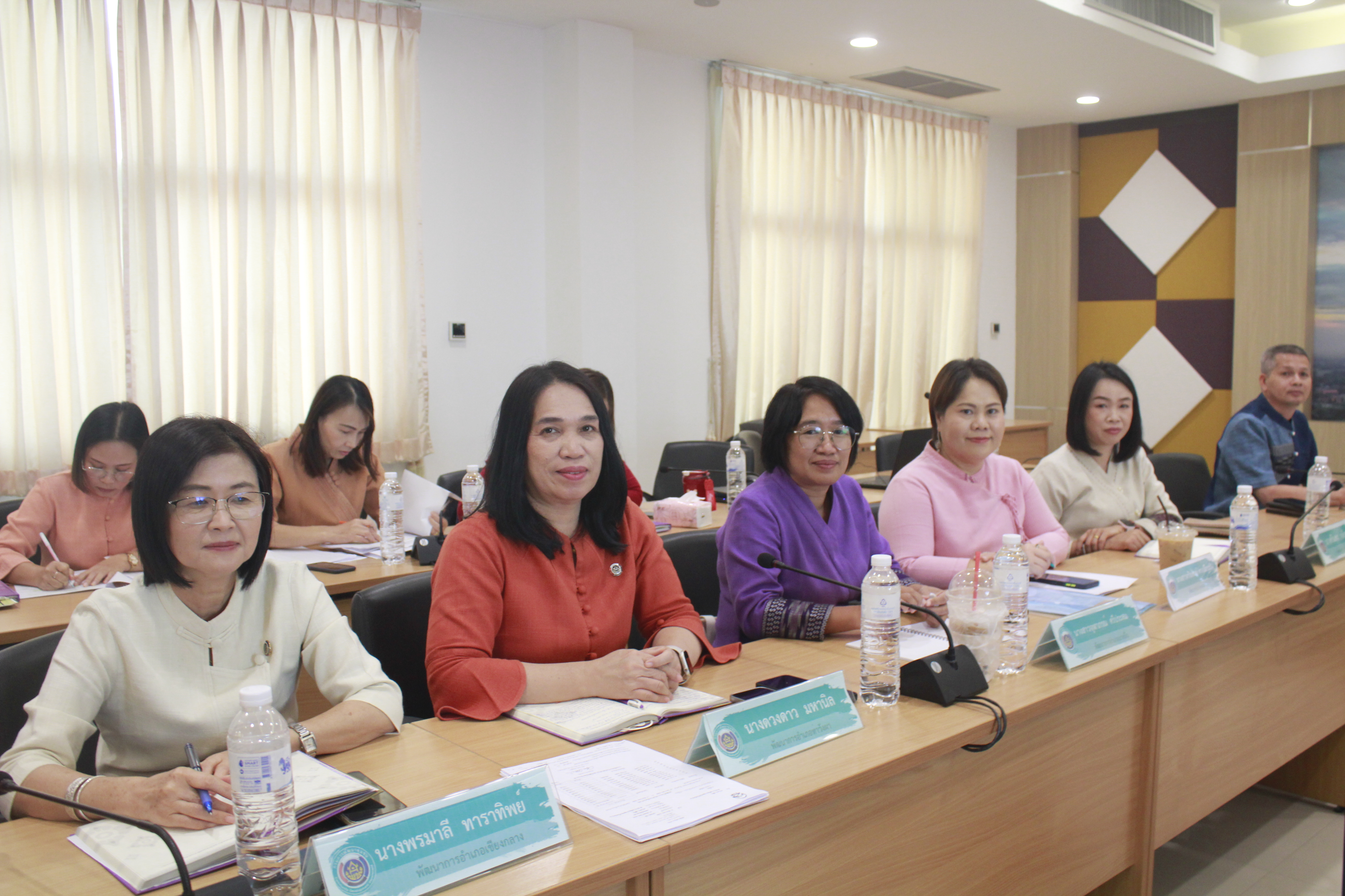พจ.น่าน ประชุมมอบนโยบายการปฎิบัติงานแก่ข้าราชการ ในสังกัดสำนักงานพัฒนาชุมชน จังหวัดน่าน