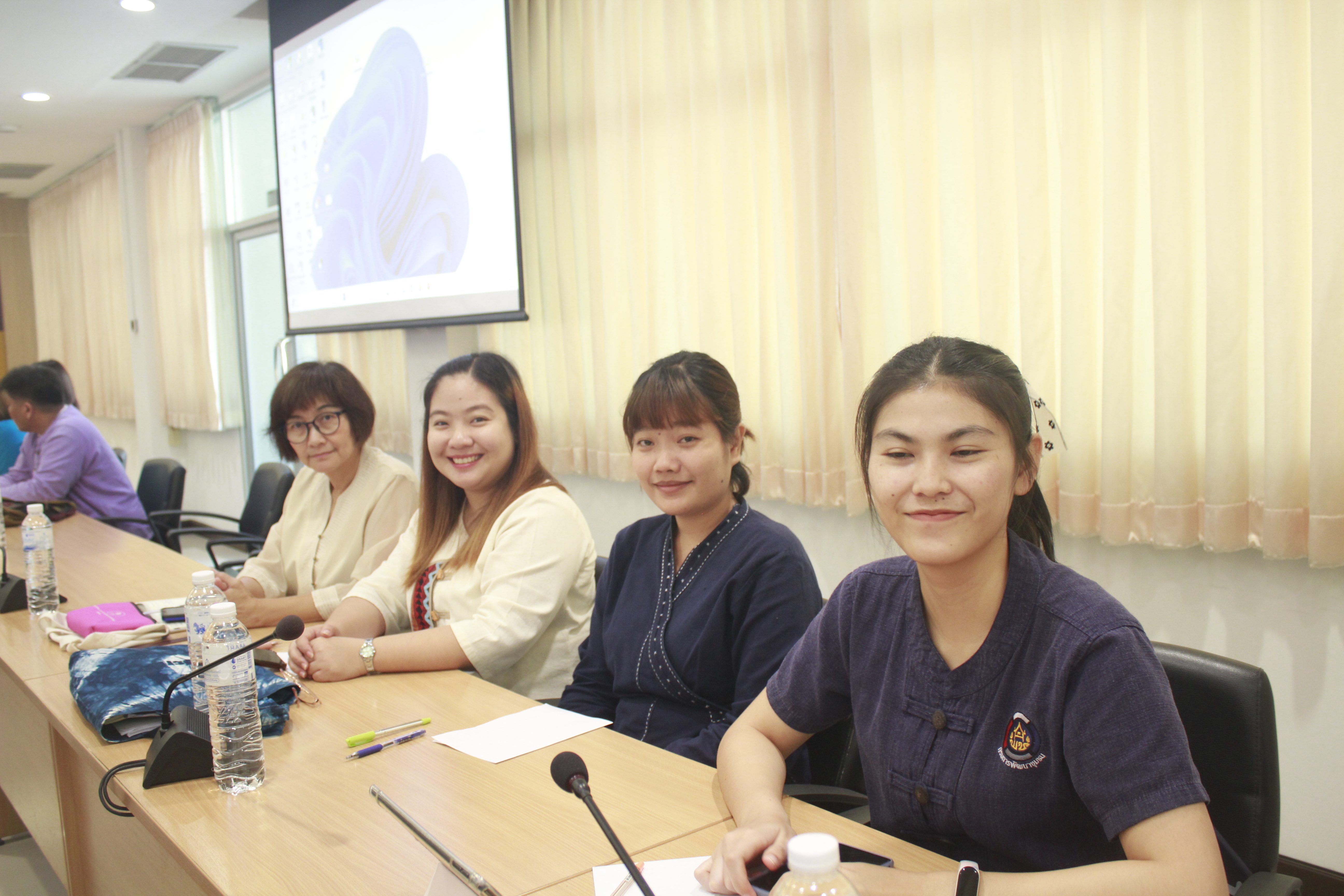 พจ.น่าน ประชุมมอบนโยบายการปฎิบัติงานแก่ข้าราชการ ในสังกัดสำนักงานพัฒนาชุมชน จังหวัดน่าน