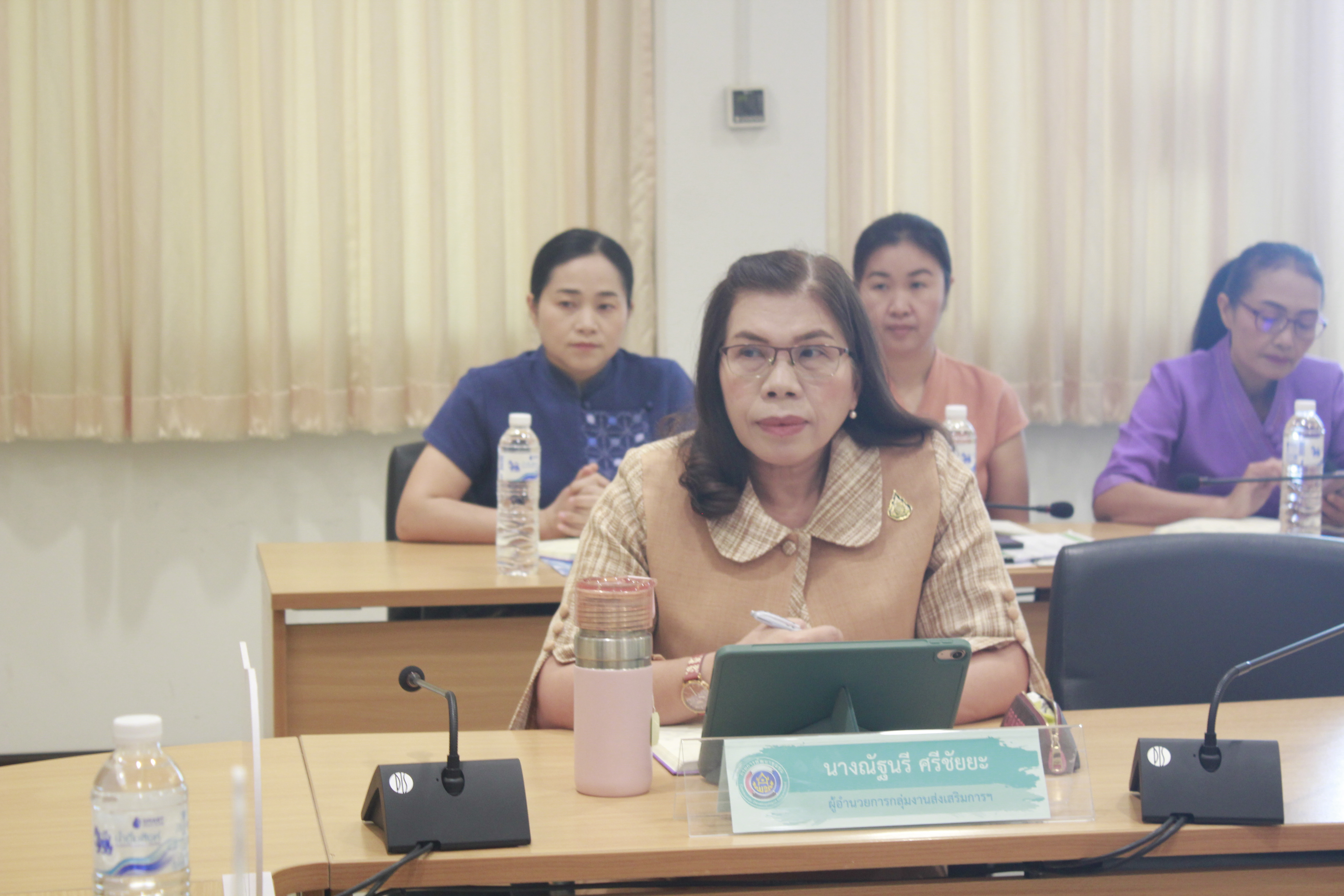 พจ.น่าน ประชุมมอบนโยบายการปฎิบัติงานแก่ข้าราชการ ในสังกัดสำนักงานพัฒนาชุมชน จังหวัดน่าน