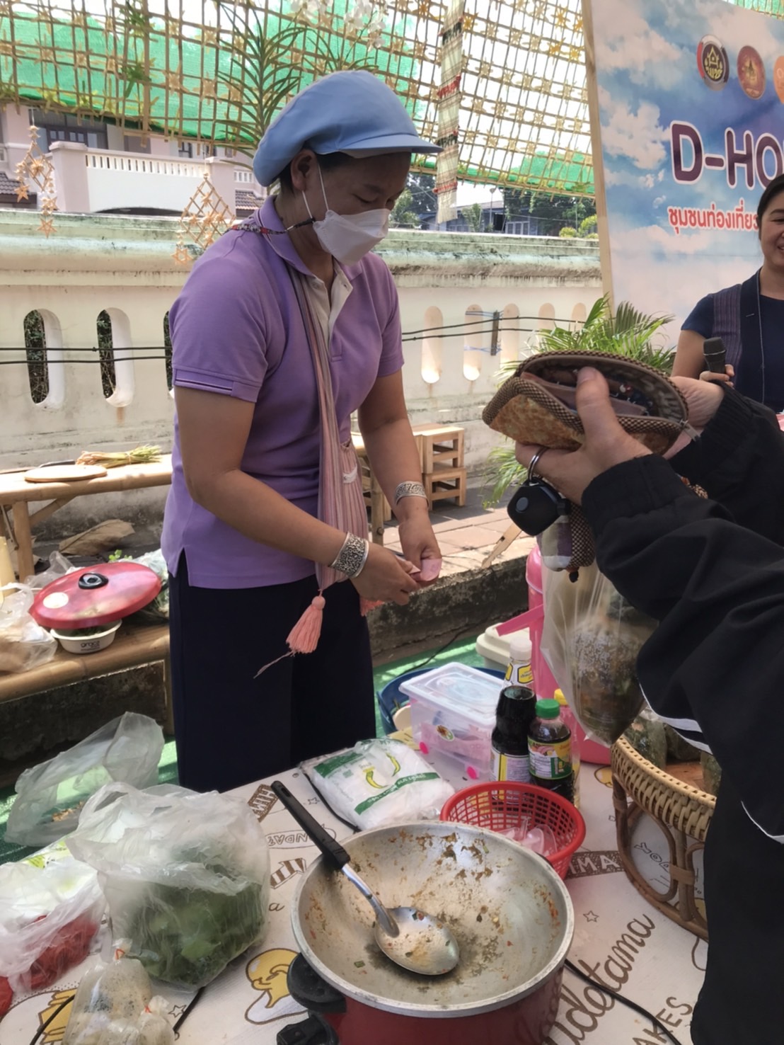 บรรยากาศ วันที่ 9งานจัดแสดงและจําหน่ายผลิตภัณฑ์ชุมชน OTOP ผลิตภัณฑ์ Creative และของดีเมืองน่าน งานประจําปีและของดีเมืองน่าน ประจําปี 2567