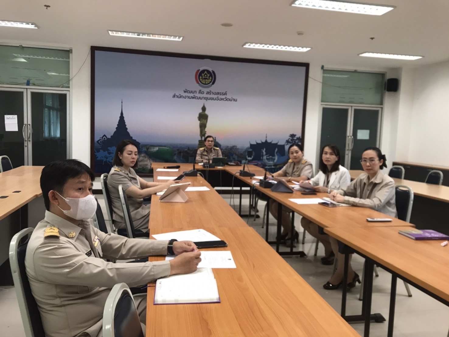 พช.น่าน ร่วมการประชุมกรมการพัฒนาชุมชน ครั้งที่ 2/2567 ประจำเดือนมกราคม 2567 ผ่านระบบวีดีทัศน์ทางไกล (Video Conference) และผ่านระบบ TV พช.