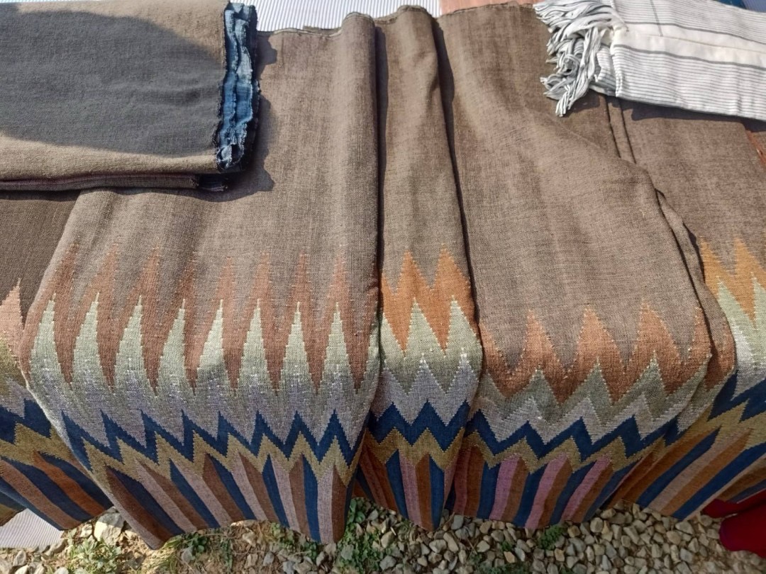 พช.น่าน“ต้อนรับดีไซน์เนอร์ แบรนด์ GLAM GOLD LABEL (แกลม โกลด์ เลเบิล) ลงพื้นที่เยี่ยมชม ให้กำลังใจผู้ประกอบการประเภทผ้าและเครื่องแต่งกาย พื้นที่จังหวัดน่าน