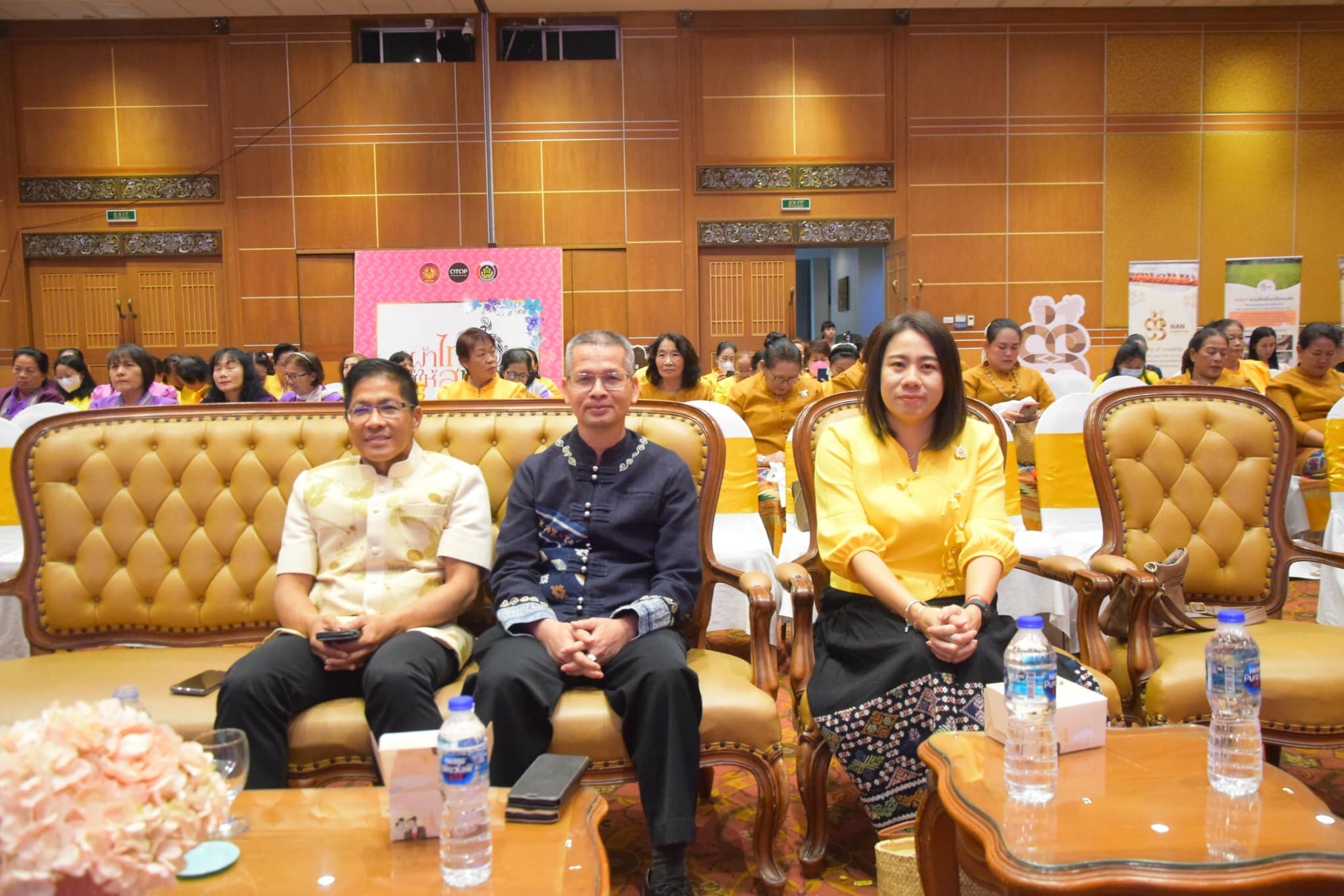 พช.น่าน จัดงานวันสตรีสากล ประจำปี 2567 โครงการ “สตรีน่าน รักษ์ถิ่น สานศิลป์ สร้างสรรค์อย่างยั่งยืน”