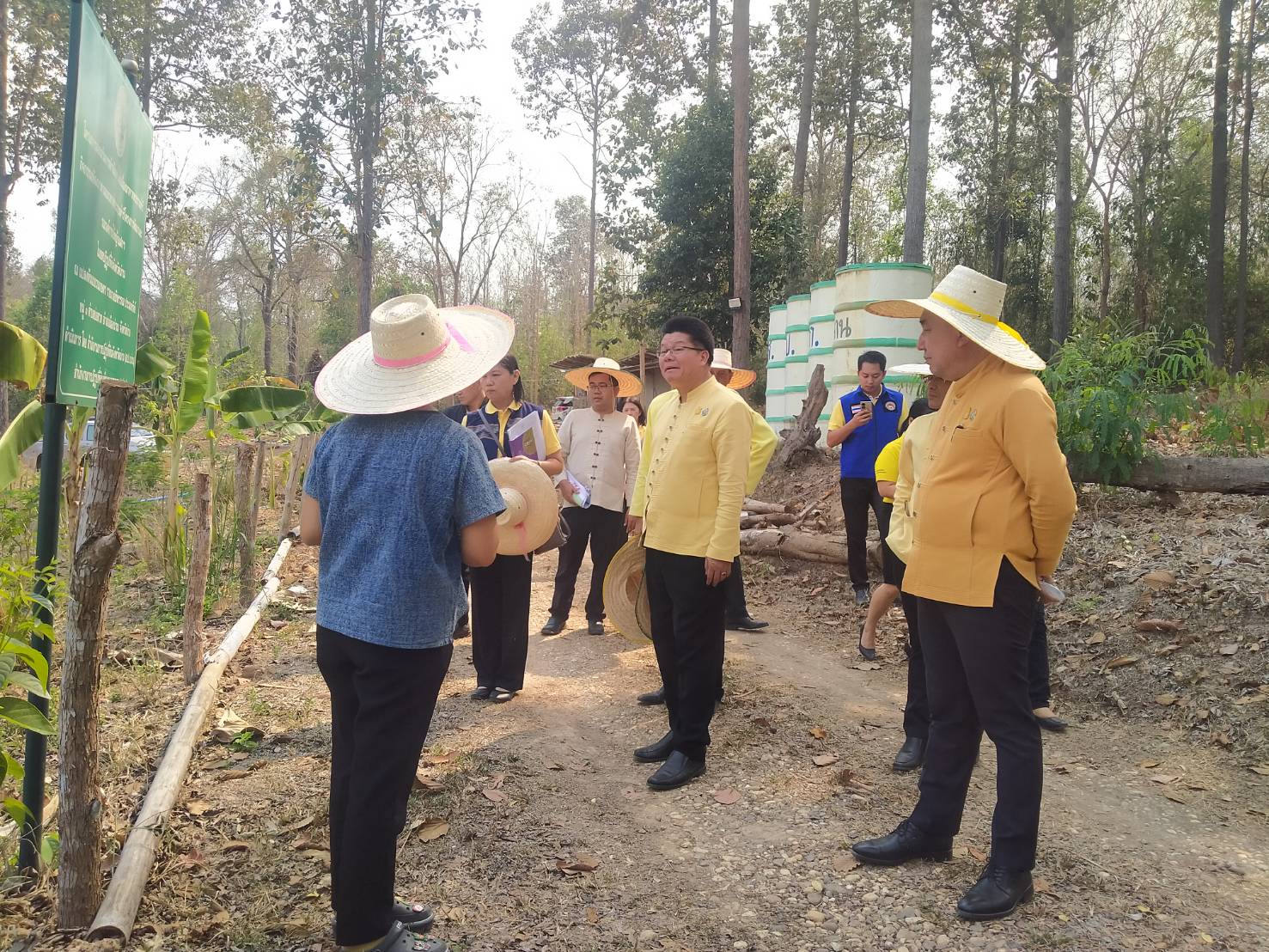 พช.น่าน ลงพื้นที่ตรวจติดตามโครงการพัฒนาพื้นที่ต้นแบบการพัฒนาคุณภาพชีวิตตามหลักทฤษฎีใหม่ ประยุกต์สู่ “โคก หนอง นา โมเดล”