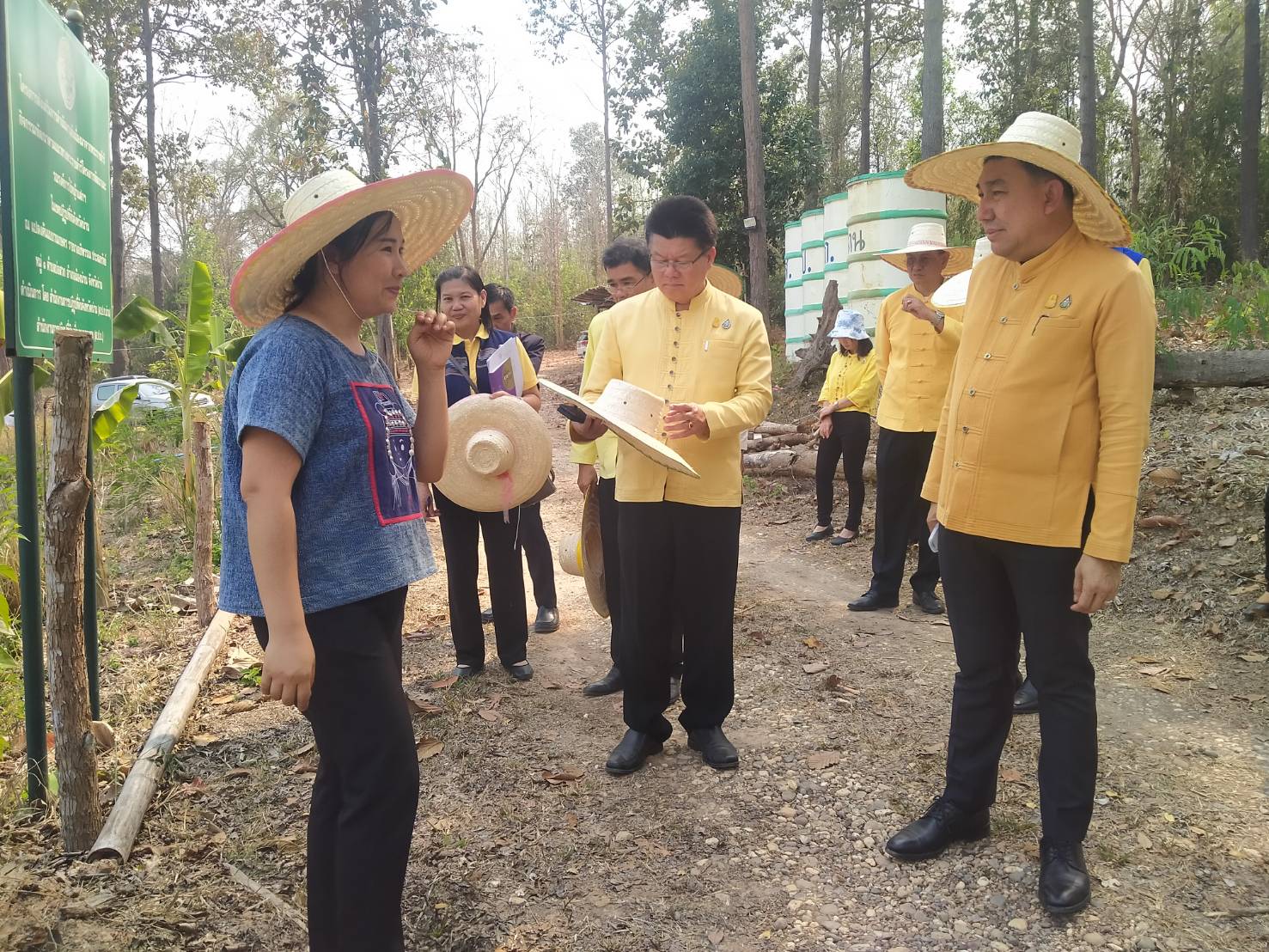 พช.น่าน ลงพื้นที่ตรวจติดตามโครงการพัฒนาพื้นที่ต้นแบบการพัฒนาคุณภาพชีวิตตามหลักทฤษฎีใหม่ ประยุกต์สู่ “โคก หนอง นา โมเดล”