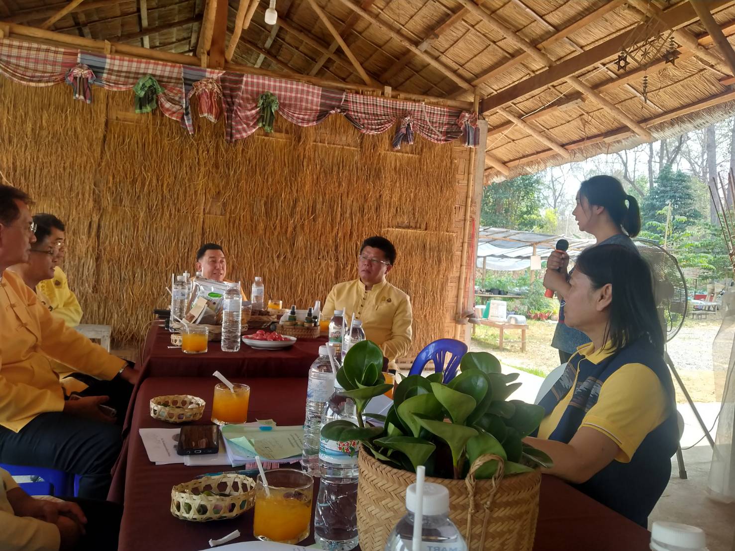 พช.น่าน ลงพื้นที่ตรวจติดตามโครงการพัฒนาพื้นที่ต้นแบบการพัฒนาคุณภาพชีวิตตามหลักทฤษฎีใหม่ ประยุกต์สู่ “โคก หนอง นา โมเดล”