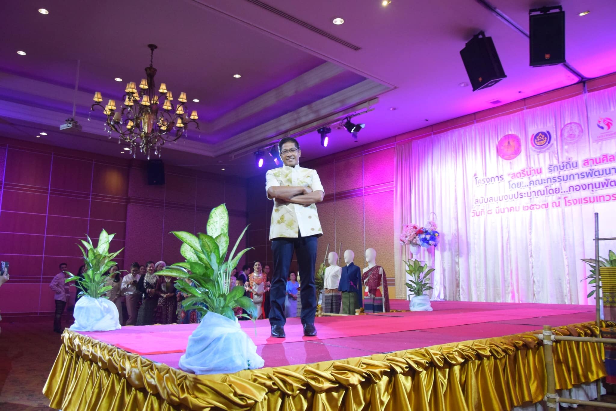 พช.น่าน จัดงานวันสตรีสากล ประจำปี 2567 โครงการ “สตรีน่าน รักษ์ถิ่น สานศิลป์ สร้างสรรค์อย่างยั่งยืน”