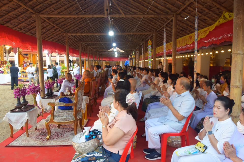 พช.น่านร่วมประกอบพิธีทำบุญตักบาตรพระสงฆ์ 108 รูป ฟังพระธรรมเทศนา เนื่องในงานสมโภชพระมหาธาตุเจ้าภูเพียงแช่แห้ง ประจำปี 2567