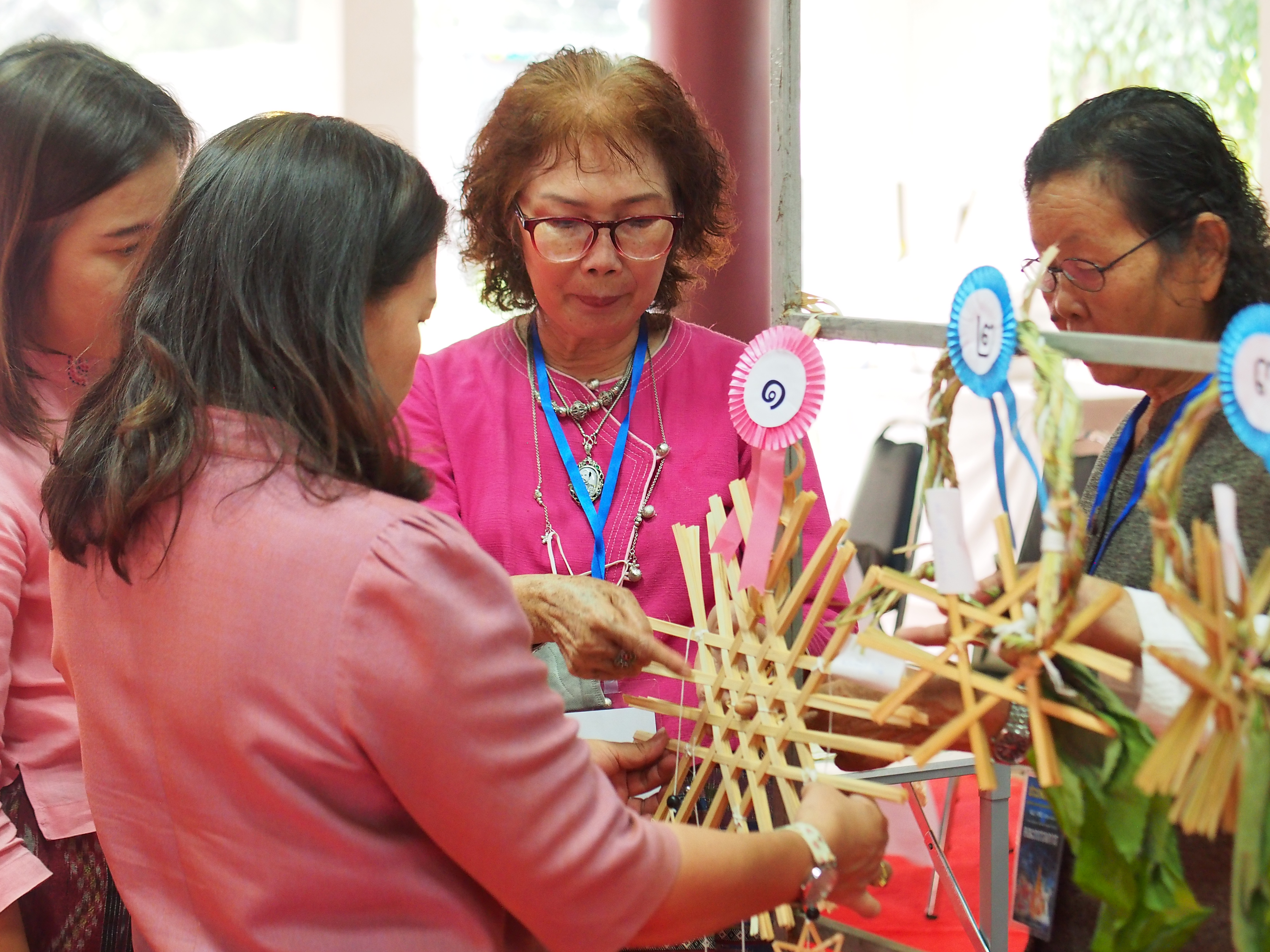 พช.น่าน จัดการประกวดจักสานในงานประเพณีหกเป็งนมัสการพระมหาธาตุเจ้าภูเพียงแช่แห้ง ประจำปี 2567