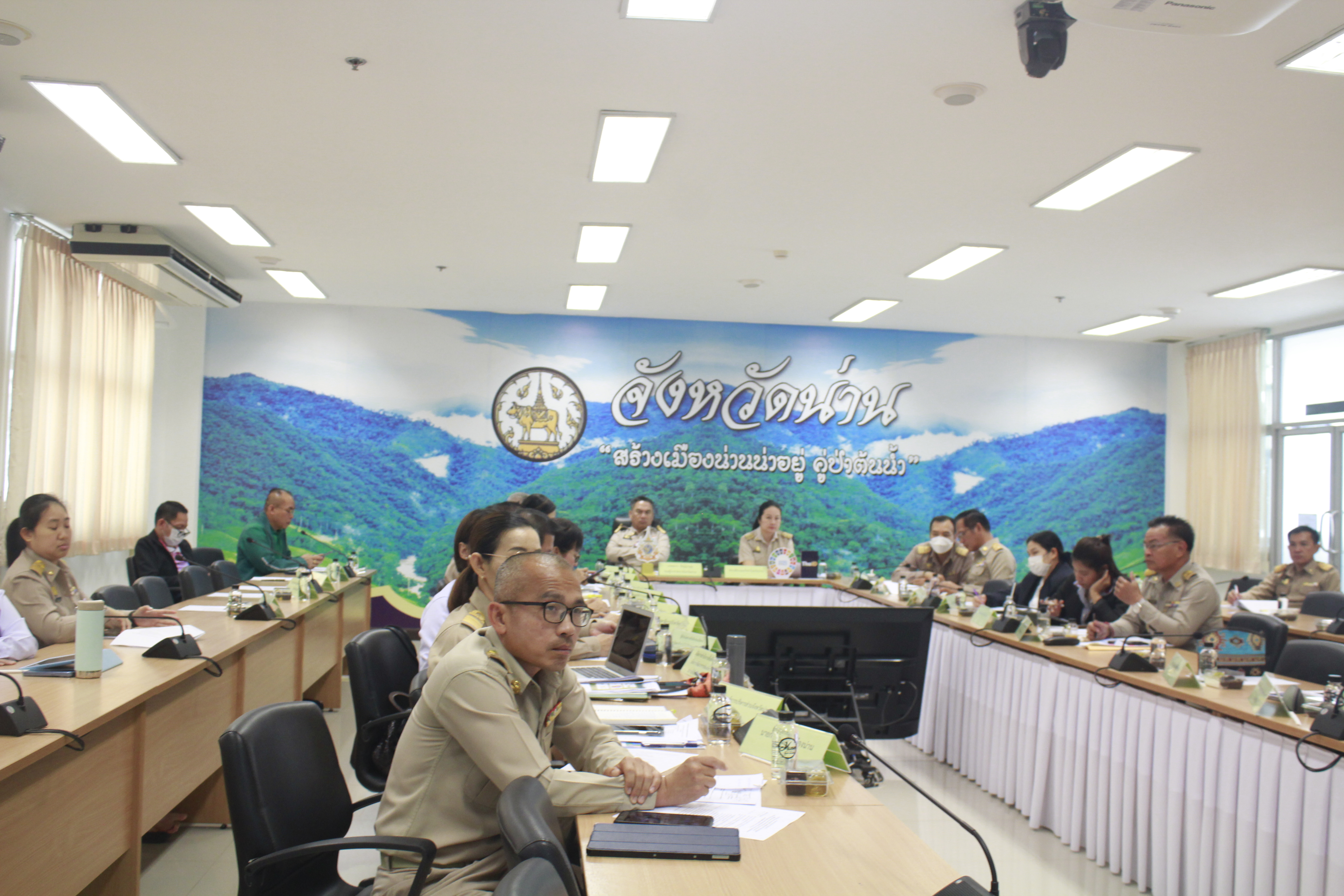 พช.น่าน ร่วมประชุมการตรวจราชการตามแผนการตรวจราชการแบบบูรณาการของคณะผู้ตรวจราชการ เขตตรวจราชการที่ 16 ประจําปีงบประมาณ พ.ศ. 2567 รอบที่ 1 ผ่านสื่ออิเล็กทรอนิกส์ (Video Conference)