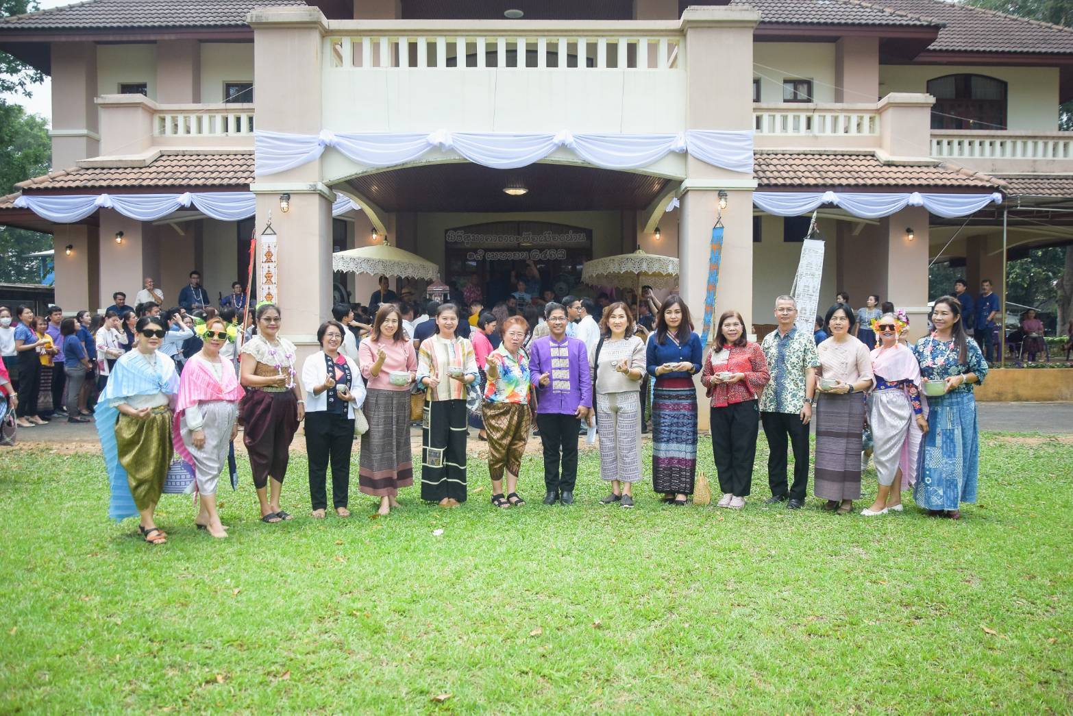 พช.น่านร่วมพิธีสรงน้ำสูมาการวะรดน้ำดำหัวขอพรจาก ผู้ว่าราชการจังหวัดน่านและรองผู้ว่าราชการจังหวัดน่าน เนื่องในประเพณีสงกรานต์ ประจำปี 2567