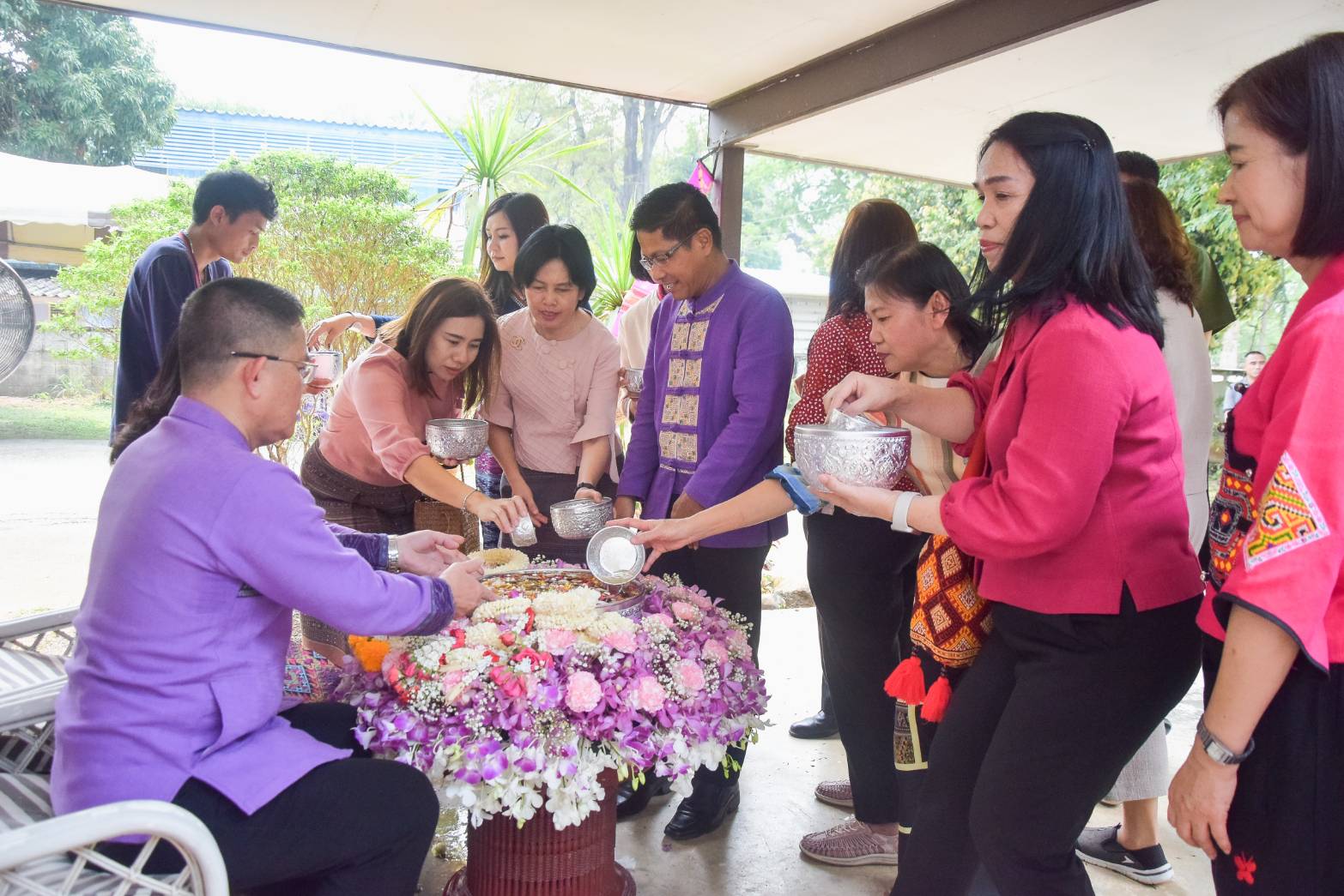 พช.น่านร่วมพิธีสรงน้ำสูมาการวะรดน้ำดำหัวขอพรจาก ผู้ว่าราชการจังหวัดน่านและรองผู้ว่าราชการจังหวัดน่าน เนื่องในประเพณีสงกรานต์ ประจำปี 2567