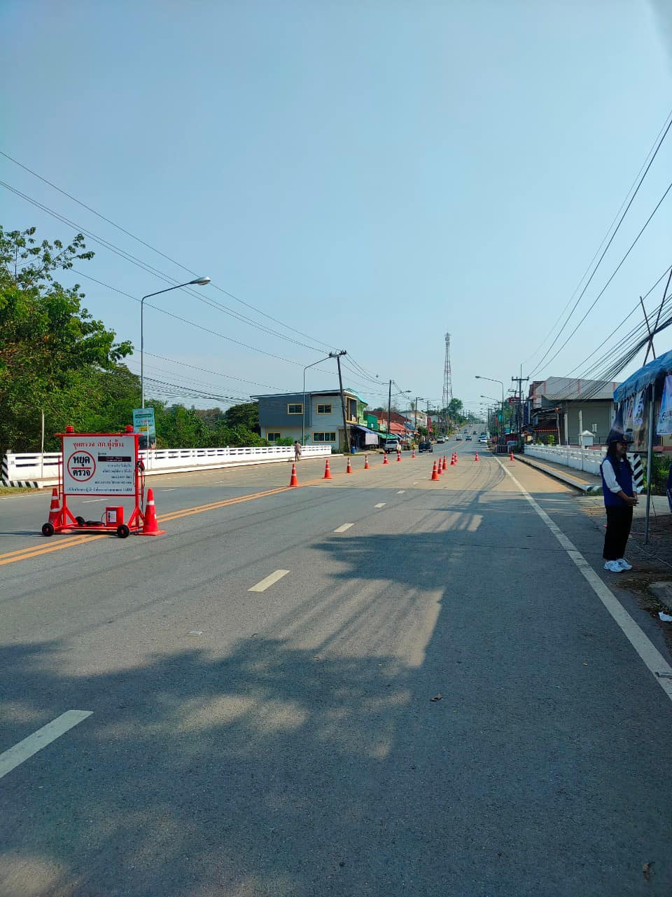 พจ.น่าน ร่วมตรวจเยี่ยมให้กำลังใจแก่อาสาสมัครผู้ปฎิบัติหน้าที่ ศูนย์ปฏิบัติการป้องกันและลดอุบัติเหตุทางถนนในช่วงเทศกาลสงกรานต์ พ.ศ.2567