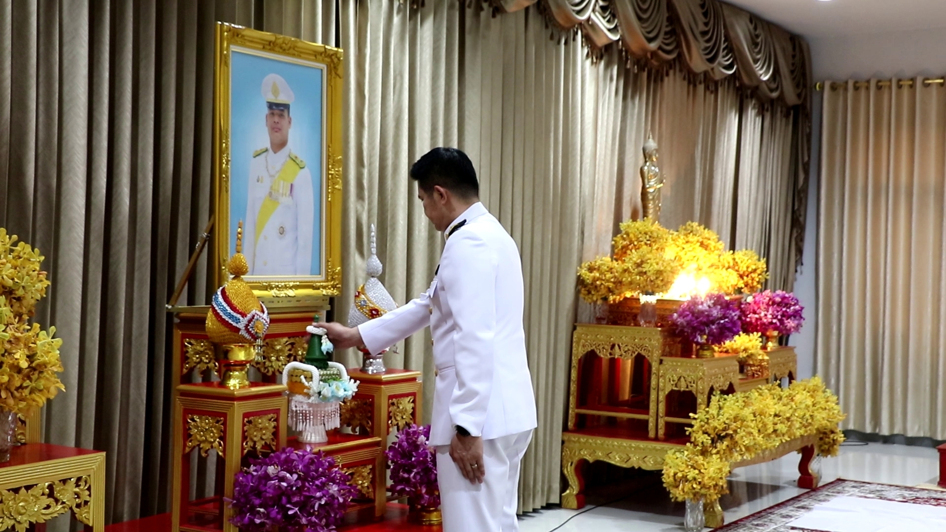 พช.น่าน ร่วมเจริญพระพุทธมนต์และเจริญจิตตภาวนา ถวายพระพรชัยมงคลแด่ พระบาทสมเด็จพระเจ้าอยู่หัว เนื่องในโอกาสพระราชพิธีมหามงคลเฉลิมพระชนมพรรษา 6 รอบ และเนื่องในโอกาสวันคล้ายวันประสูติ สมเด็จพระเจ้าลูกยาเธอ เจ้าฟ้าที่ปังกรรัศมีโชติ มหาวชิโรตตมางกูร สิริวิบูลยราชกุมาร