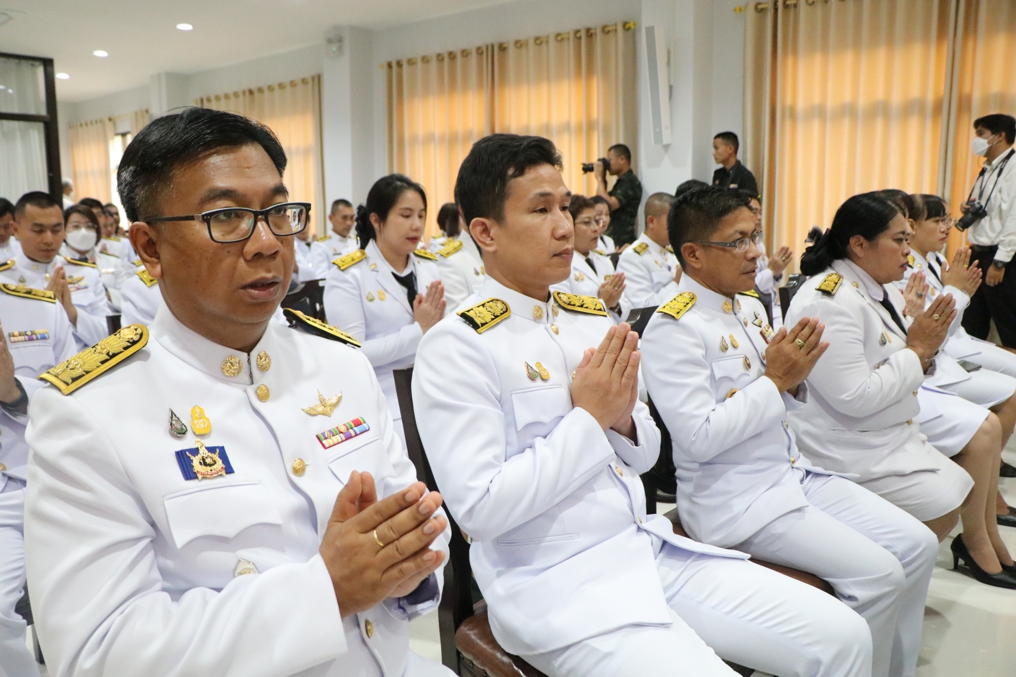 พช.น่าน ร่วมเจริญพระพุทธมนต์และเจริญจิตตภาวนา ถวายพระพรชัยมงคลแด่ พระบาทสมเด็จพระเจ้าอยู่หัว เนื่องในโอกาสพระราชพิธีมหามงคลเฉลิมพระชนมพรรษา 6 รอบ และเนื่องในโอกาสวันคล้ายวันประสูติ สมเด็จพระเจ้าลูกยาเธอ เจ้าฟ้าที่ปังกรรัศมีโชติ มหาวชิโรตตมางกูร สิริวิบูลยราชกุมาร