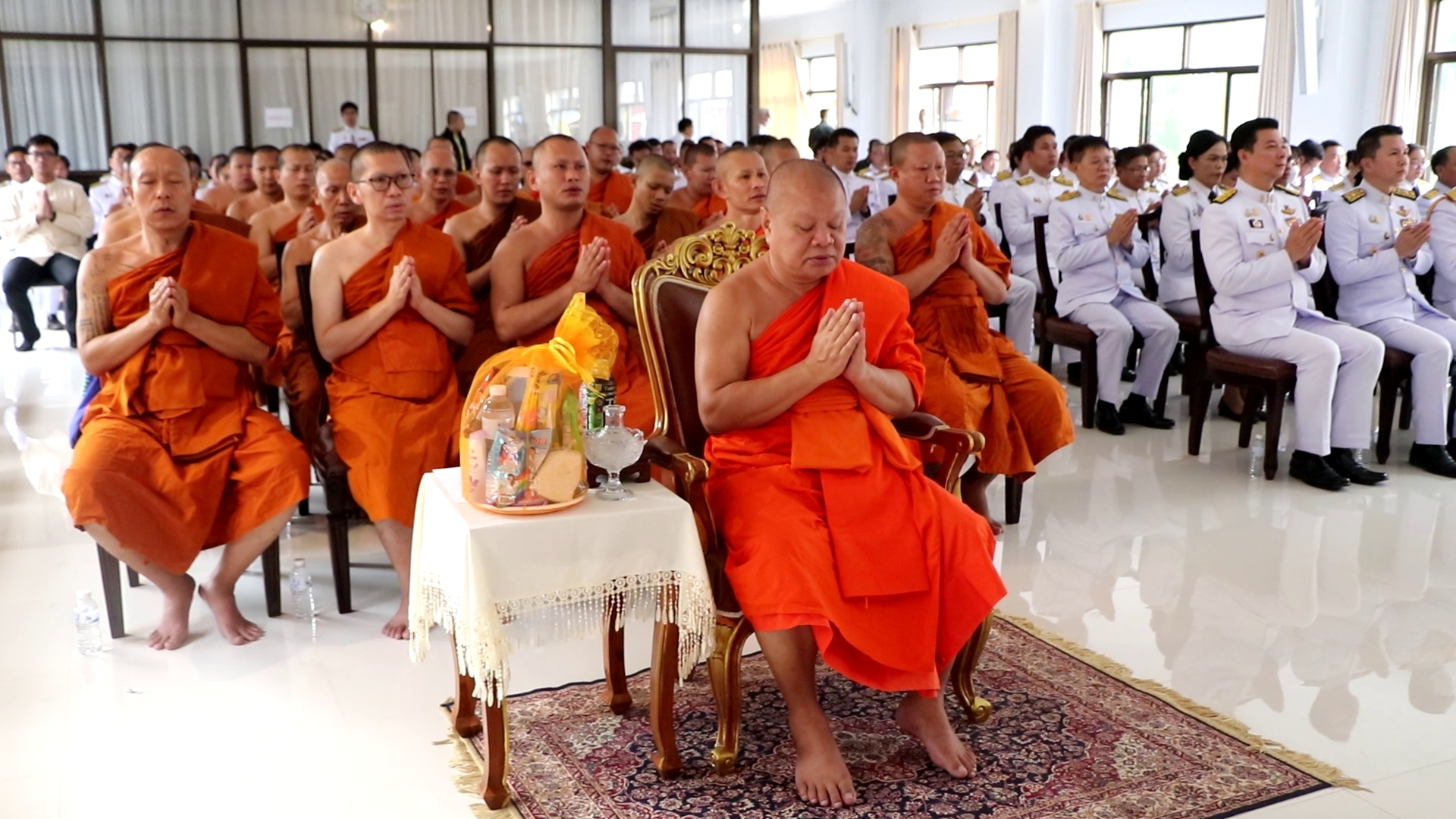 พช.น่าน ร่วมเจริญพระพุทธมนต์และเจริญจิตตภาวนา ถวายพระพรชัยมงคลแด่ พระบาทสมเด็จพระเจ้าอยู่หัว เนื่องในโอกาสพระราชพิธีมหามงคลเฉลิมพระชนมพรรษา 6 รอบ และเนื่องในโอกาสวันคล้ายวันประสูติ สมเด็จพระเจ้าลูกยาเธอ เจ้าฟ้าที่ปังกรรัศมีโชติ มหาวชิโรตตมางกูร สิริวิบูลยราชกุมาร