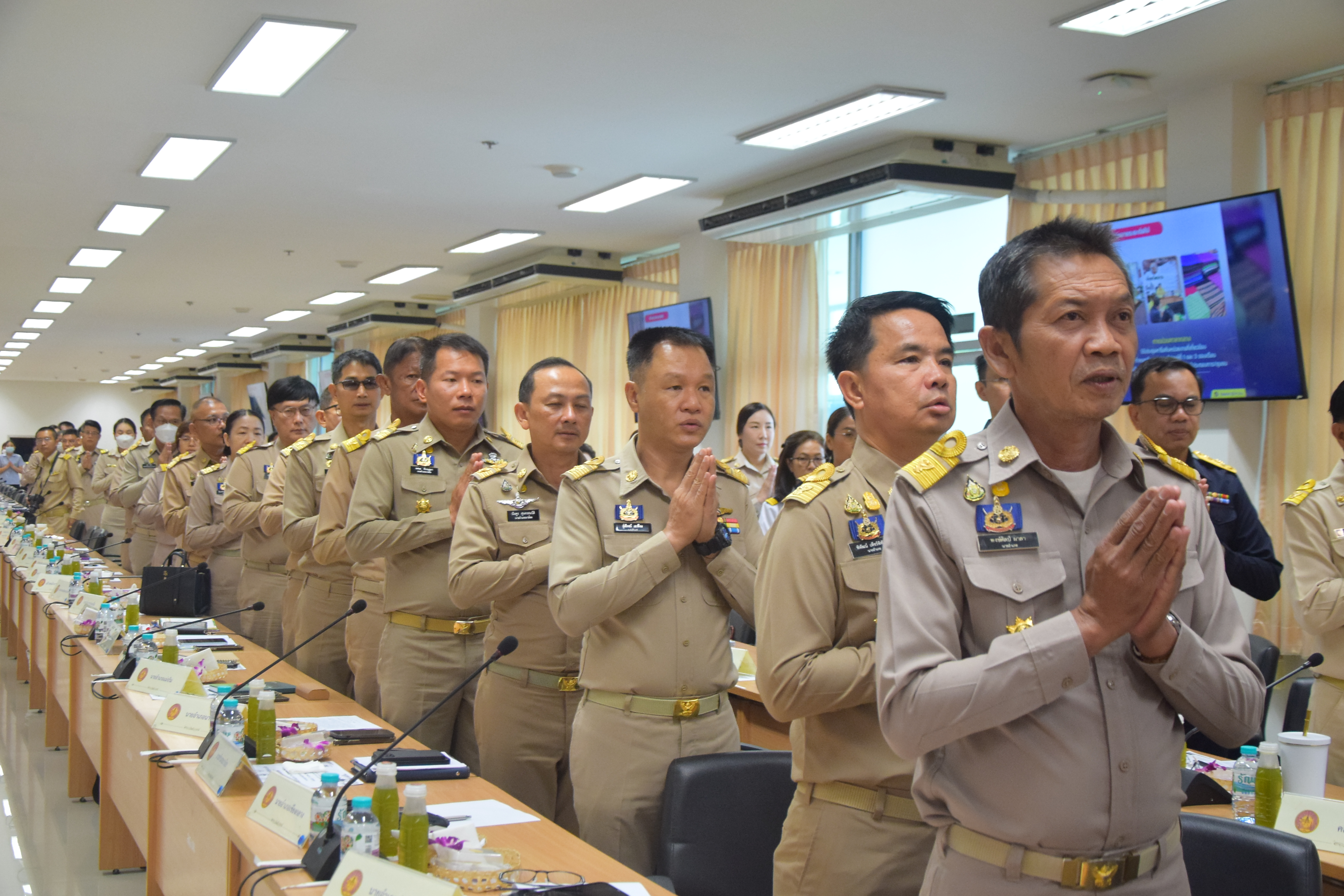 พช.น่าน ร่วมประชุมคณะกรมการจังหวัดน่านและหัวหน้าส่วนราชการจังหวัดน่าน ประจำเดือนเมษายน 2567 และมอบเกียรติบัตรการบริหารการจัดเก็บข้อมูลความจำเป็นพื้นฐาน (จปฐ.) ประจำปีงบประมาณ พ.ศ.2567