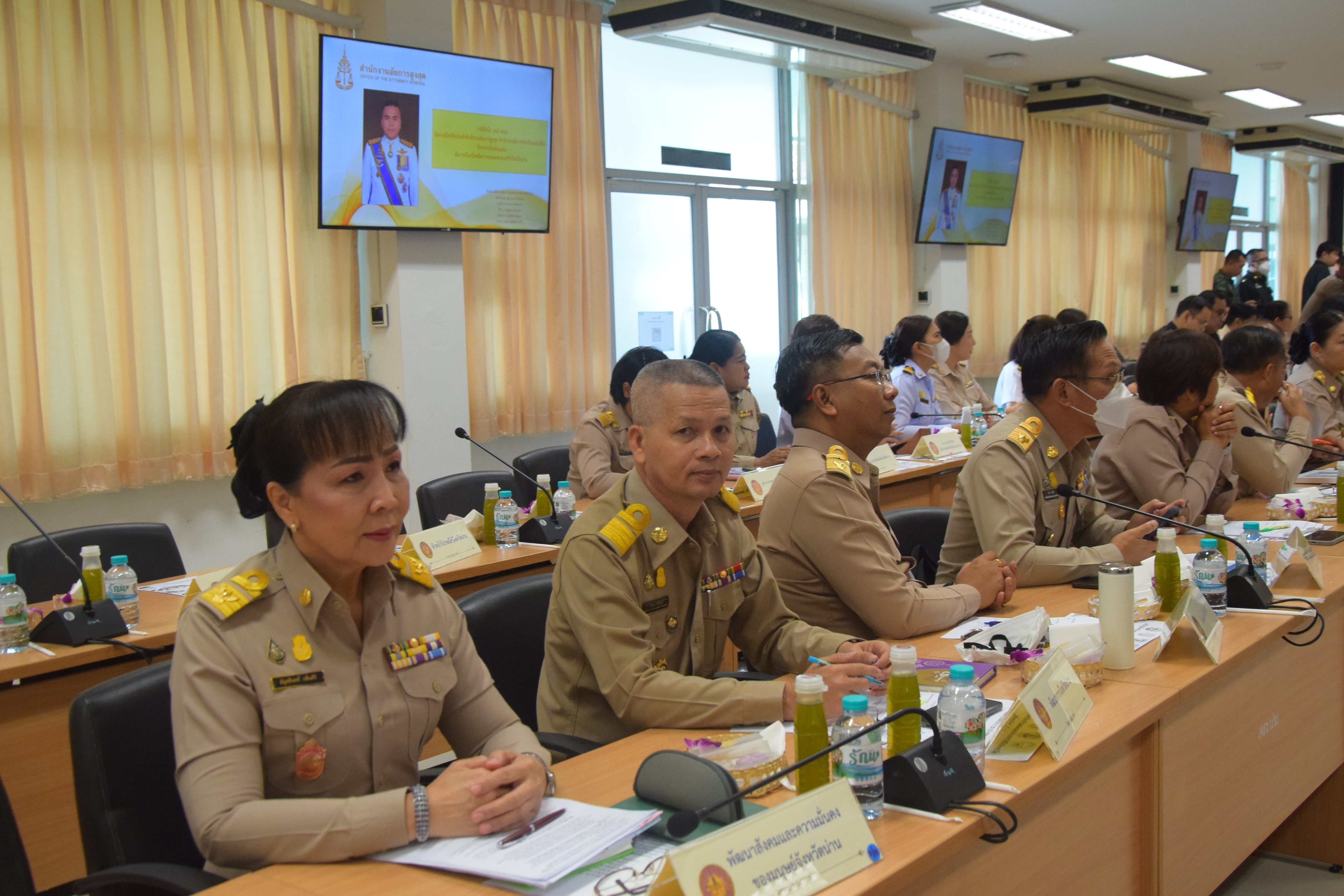 พช.น่าน ร่วมประชุมคณะกรมการจังหวัดน่านและหัวหน้าส่วนราชการจังหวัดน่าน ประจำเดือนเมษายน 2567 และมอบเกียรติบัตรการบริหารการจัดเก็บข้อมูลความจำเป็นพื้นฐาน (จปฐ.) ประจำปีงบประมาณ พ.ศ.2567