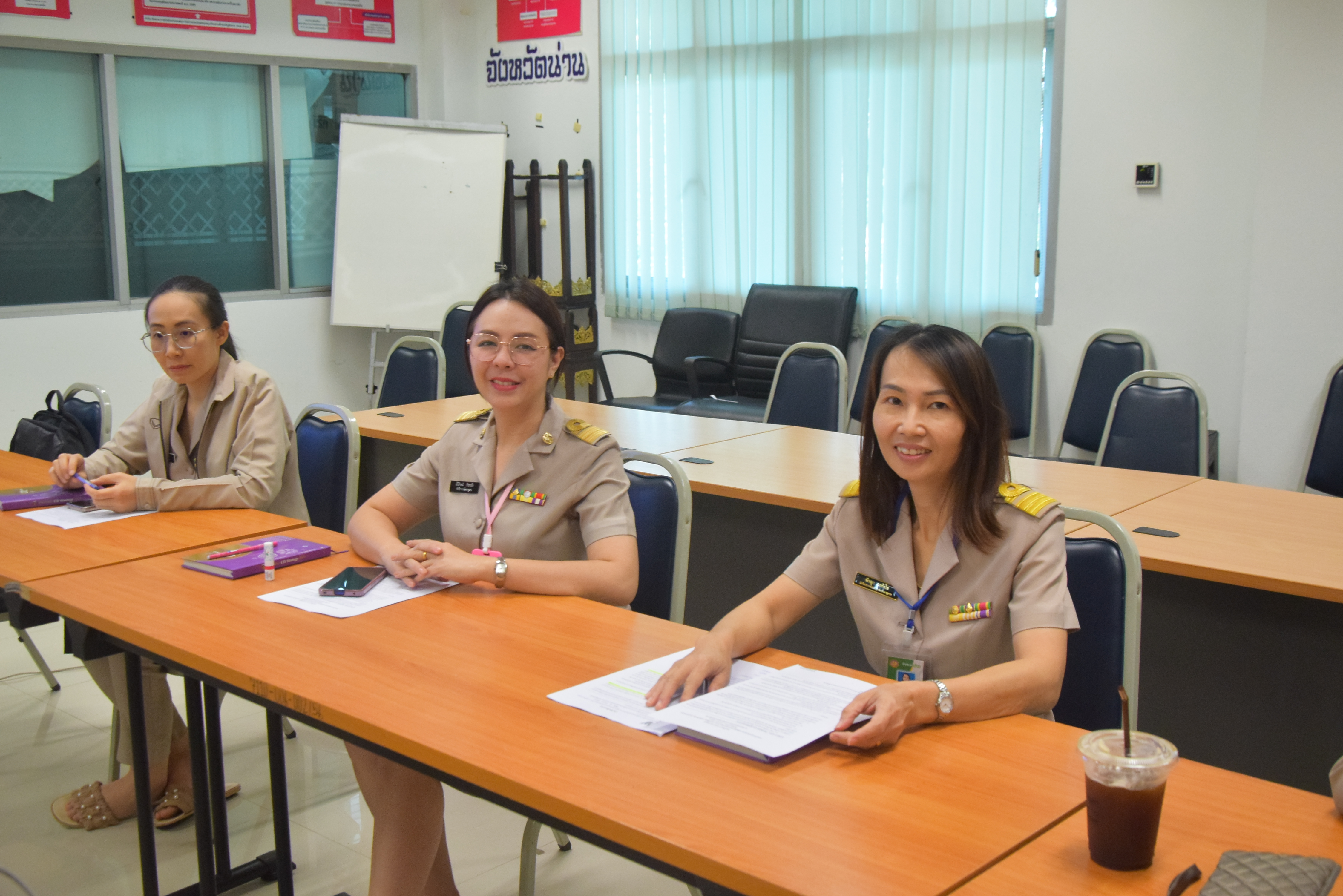 พช.น่าน ประชุมคณะทำงานกลั่นกรองการคัดเลือกคนกองทุนพัฒนาบทบาทสตรีดีเด่น ระดับจังหวัด ประจำปี2567
