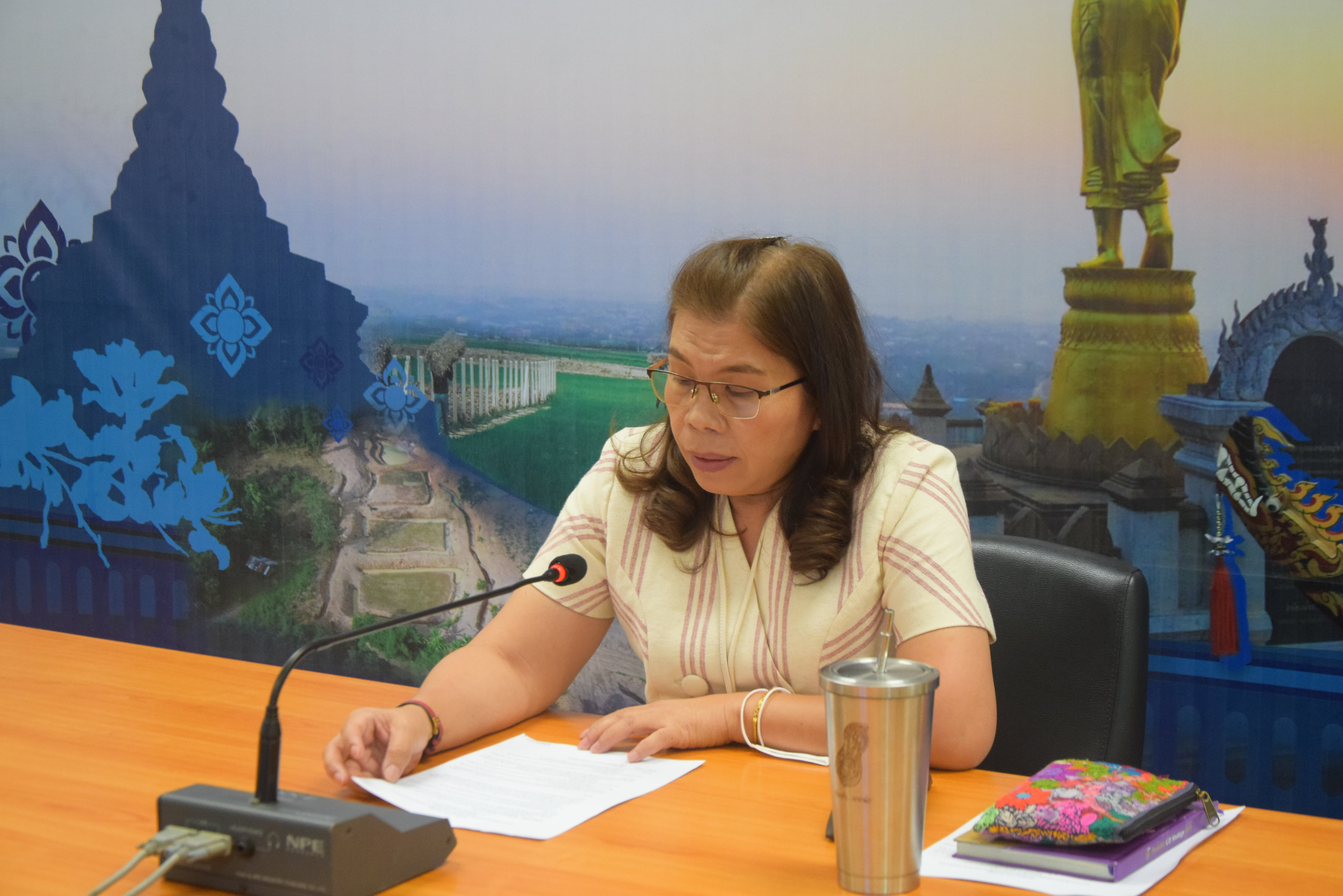 พช.น่าน ประชุมคณะทำงานกลั่นกรองการคัดเลือกคนกองทุนพัฒนาบทบาทสตรีดีเด่น ระดับจังหวัด ประจำปี2567