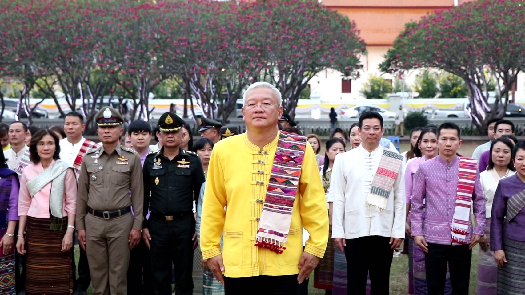 พช.น่าน ร่วมพิธีถวายต้นกุ่มดอกไม้สดถวายสักการะ พระเจ้าสุริยพงษ์ผริตเดชฯ อดีตเจ้าผู้ครอง นครน่าน องค์ที่ 63 เนื่องในวันพระเจ้าน่าน ประจำปี 2567