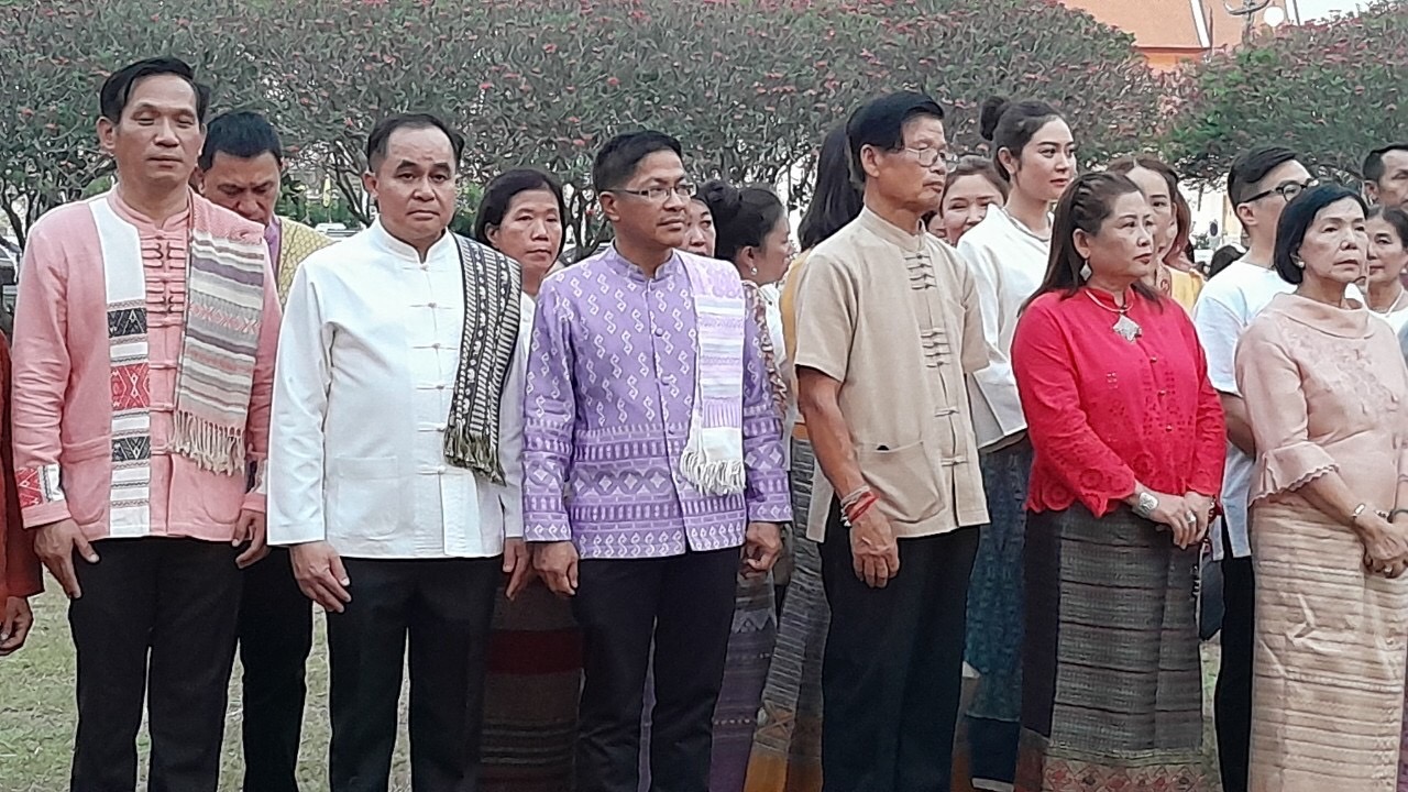 พช.น่าน ร่วมพิธีถวายต้นกุ่มดอกไม้สดถวายสักการะ พระเจ้าสุริยพงษ์ผริตเดชฯ อดีตเจ้าผู้ครอง นครน่าน องค์ที่ 63 เนื่องในวันพระเจ้าน่าน ประจำปี 2567