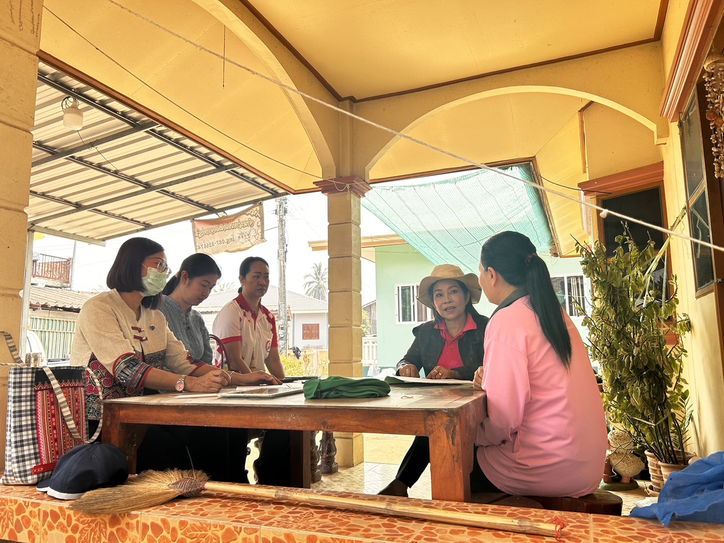 พช. น่าน ติดตามการดําเนินงานกองทุนพัฒนาบทบาทสตรี ประจําเดือน เมษายน 2567