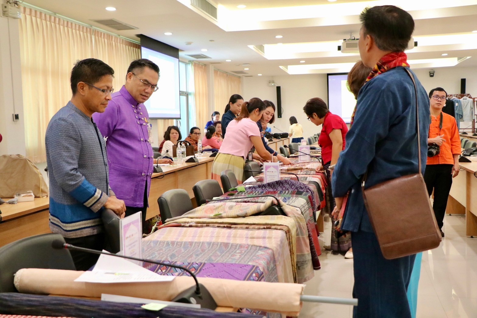 จังหวัดน่าน จัดประกวดสุดยอดผ้าจังหวัดน่าน ประจำปี 2567 “ส่งเสริมพัฒนาภูมิปัญญาผ้าไทย” ค้นหาสุดยอดผ้าความเป็นอัตลักษณ์ วิถีชีวิตของคนน่าน