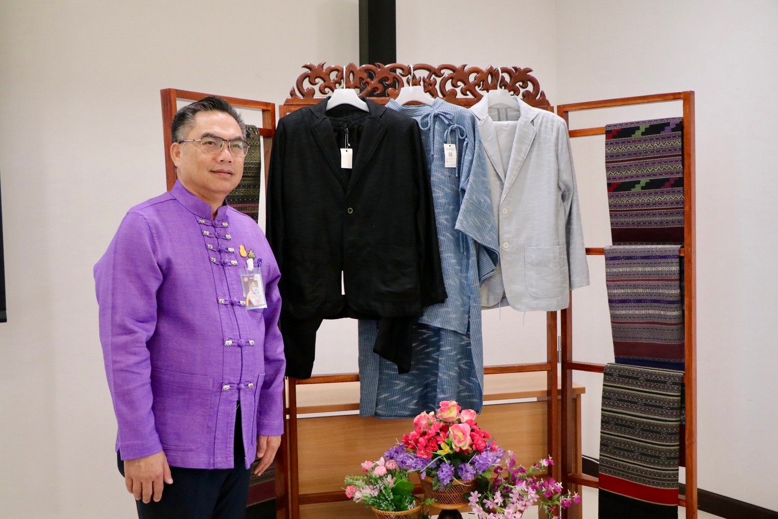 จังหวัดน่าน จัดประกวดสุดยอดผ้าจังหวัดน่าน ประจำปี 2567 “ส่งเสริมพัฒนาภูมิปัญญาผ้าไทย” ค้นหาสุดยอดผ้าความเป็นอัตลักษณ์ วิถีชีวิตของคนน่าน