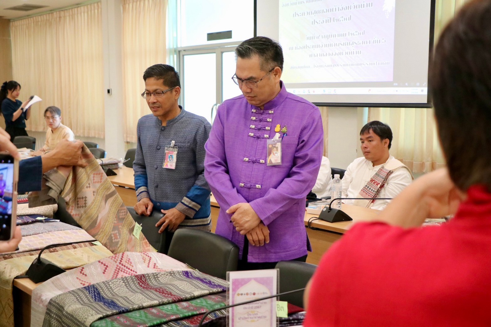 จังหวัดน่าน จัดประกวดสุดยอดผ้าจังหวัดน่าน ประจำปี 2567 “ส่งเสริมพัฒนาภูมิปัญญาผ้าไทย” ค้นหาสุดยอดผ้าความเป็นอัตลักษณ์ วิถีชีวิตของคนน่าน