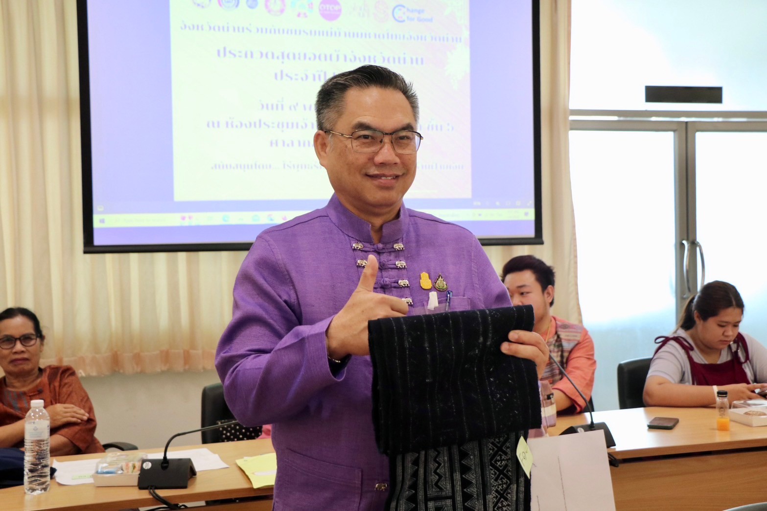 จังหวัดน่าน จัดประกวดสุดยอดผ้าจังหวัดน่าน ประจำปี 2567 “ส่งเสริมพัฒนาภูมิปัญญาผ้าไทย” ค้นหาสุดยอดผ้าความเป็นอัตลักษณ์ วิถีชีวิตของคนน่าน