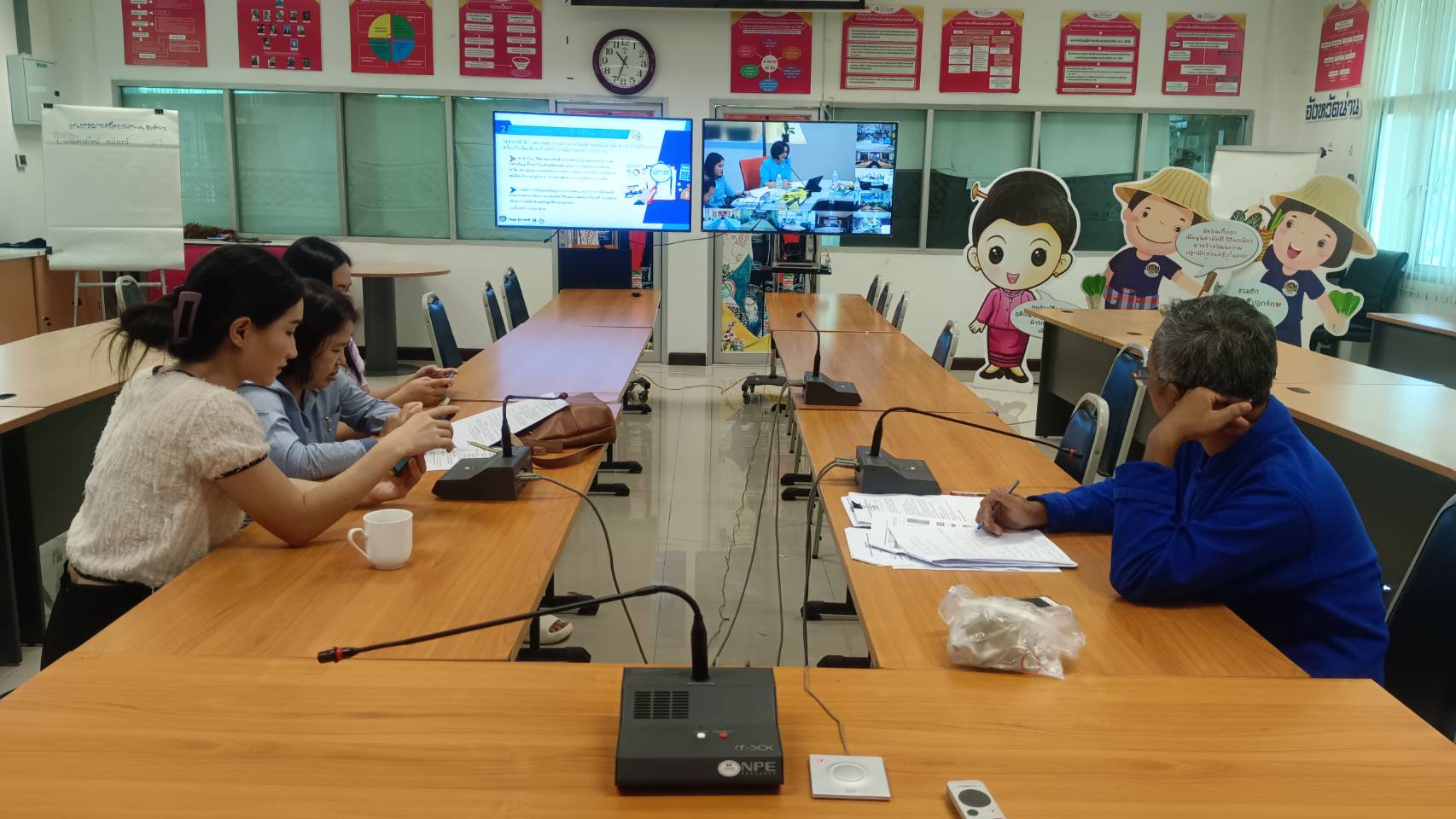 พช.น่าน ร่วมประชุมคณะกรรมการติดตามเร่งรัดการใช้งบประมาณรายจ่ายงบประมาณ พ.ศ. 2567 ผ่านระบบวีดีทัศน์ทางไกล (Video Conference)