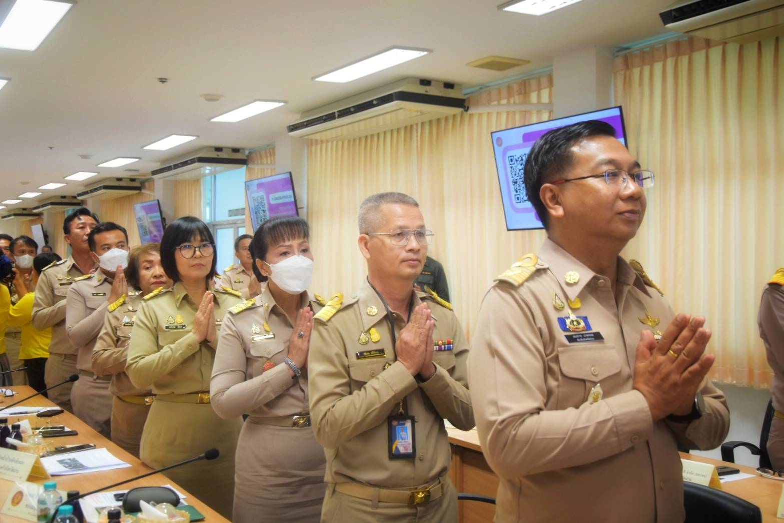 พช.น่าน มอบโล่รางวัลและใบประกาศนียบัตร โครงการ พช.น่าน ใสสะอาด ในการประชุมคณะกรมการจังหวัด และหัวหน้าส่วนราชการจังหวัดน่าน ประจำเดือน พฤษภาคม 2567