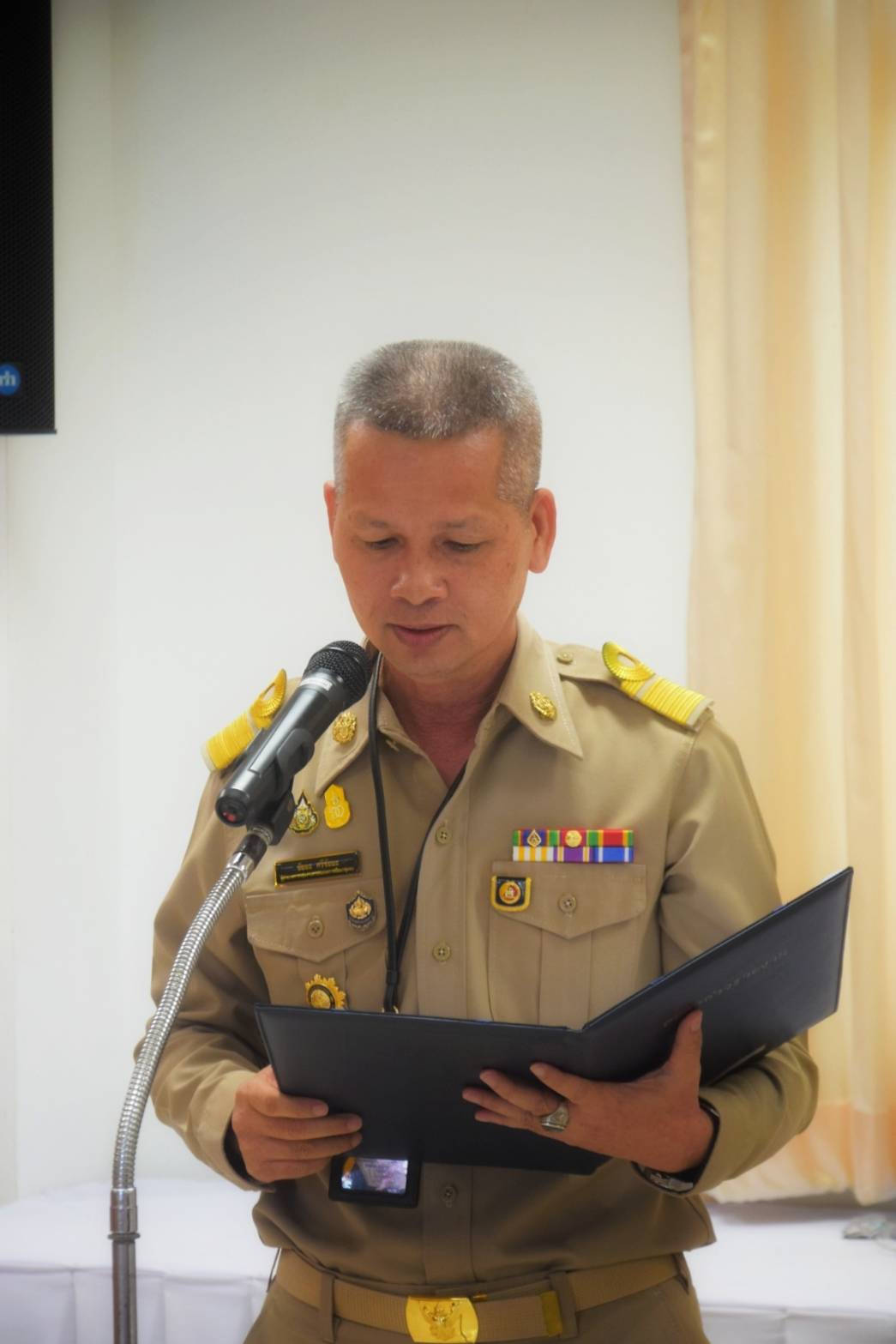 พช.น่าน มอบโล่รางวัลและใบประกาศนียบัตร โครงการ พช.น่าน ใสสะอาด ในการประชุมคณะกรมการจังหวัด และหัวหน้าส่วนราชการจังหวัดน่าน ประจำเดือน พฤษภาคม 2567