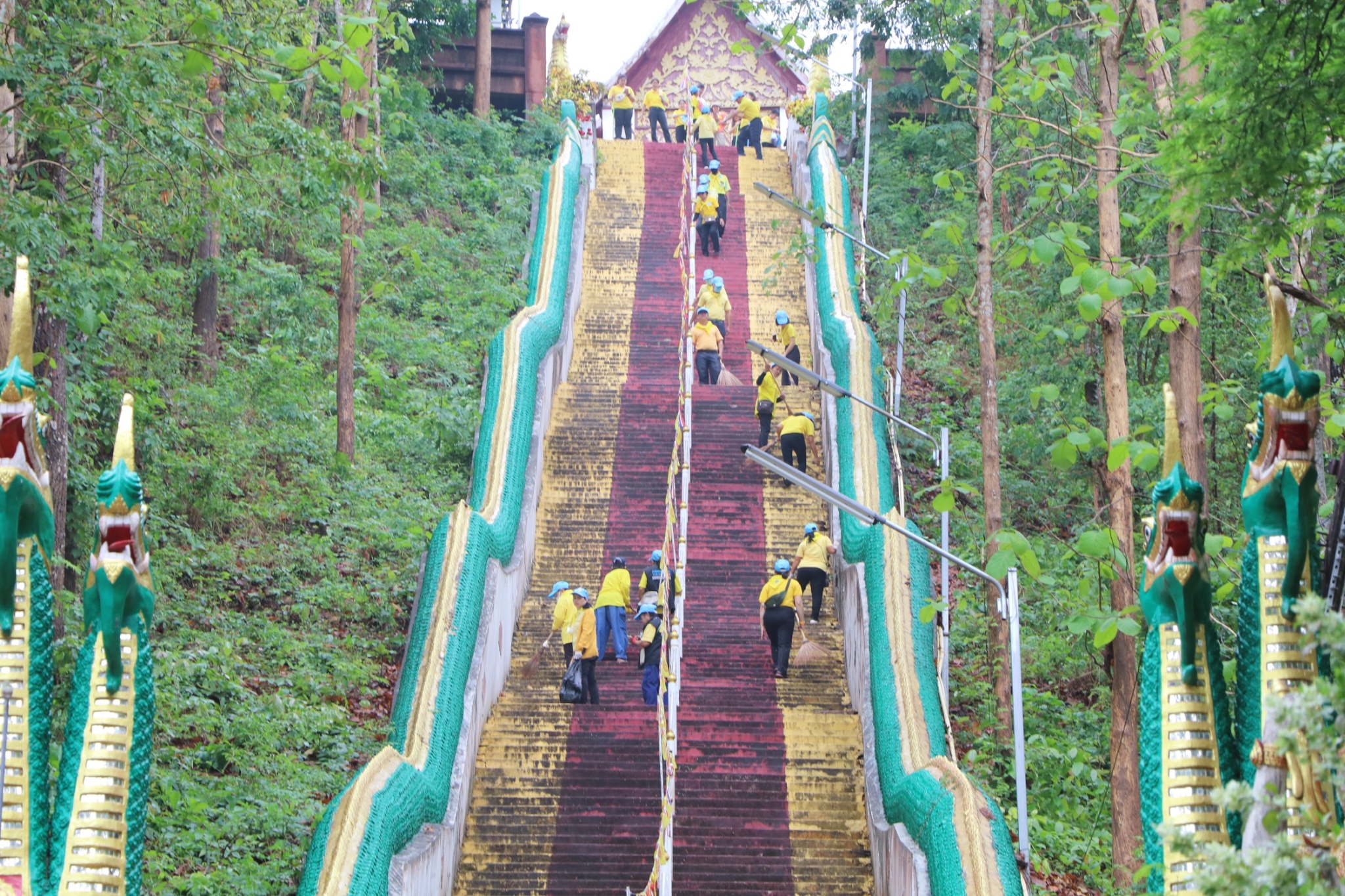 พช.น่าน ร่วมกิจกรรมจิตอาสาพัฒนา บำเพ็ญสาธารณประโยชน์และบำเพ็ญสาธารณกุศล เฉลิมพระเกียรติพระบาทสมเด็จพระเจ้าอยู่หัว เนื่องในโอกาสพระราชพิธีมหามงคลเฉลิมพระชนมพรรษา 6 รอบ
