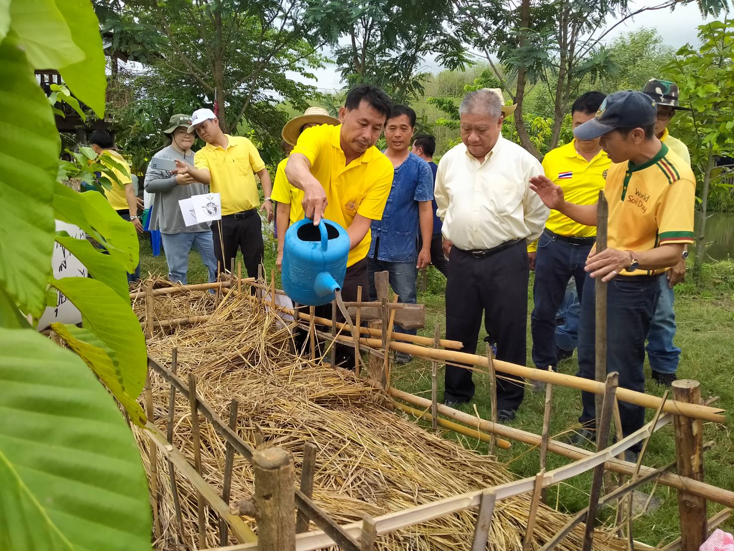 พช.น่าน จัดกิจกรรม “เอามื้อสามัคคี ทำความดี ถวายเป็นพระราชกุศล”  โครงการขยายผลการพัฒนาพื้นที่ต้นแบบการพัฒนาคุณภาพชีวิต ตามหลักทฤษฎีใหม่ ประยุกต์สู่ “โคก หนอง นา” เฉลิมพระเกียรติพระบาทสมเด็จพระเจ้าอยู่หัว