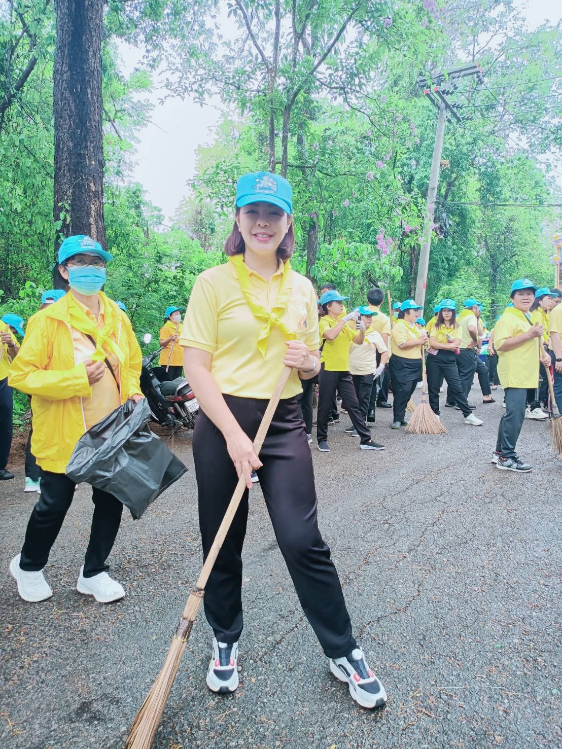 พช.น่าน ร่วมกิจกรรมจิตอาสาพัฒนา บำเพ็ญสาธารณประโยชน์และบำเพ็ญสาธารณกุศล เฉลิมพระเกียรติพระบาทสมเด็จพระเจ้าอยู่หัว เนื่องในโอกาสพระราชพิธีมหามงคลเฉลิมพระชนมพรรษา 6 รอบ