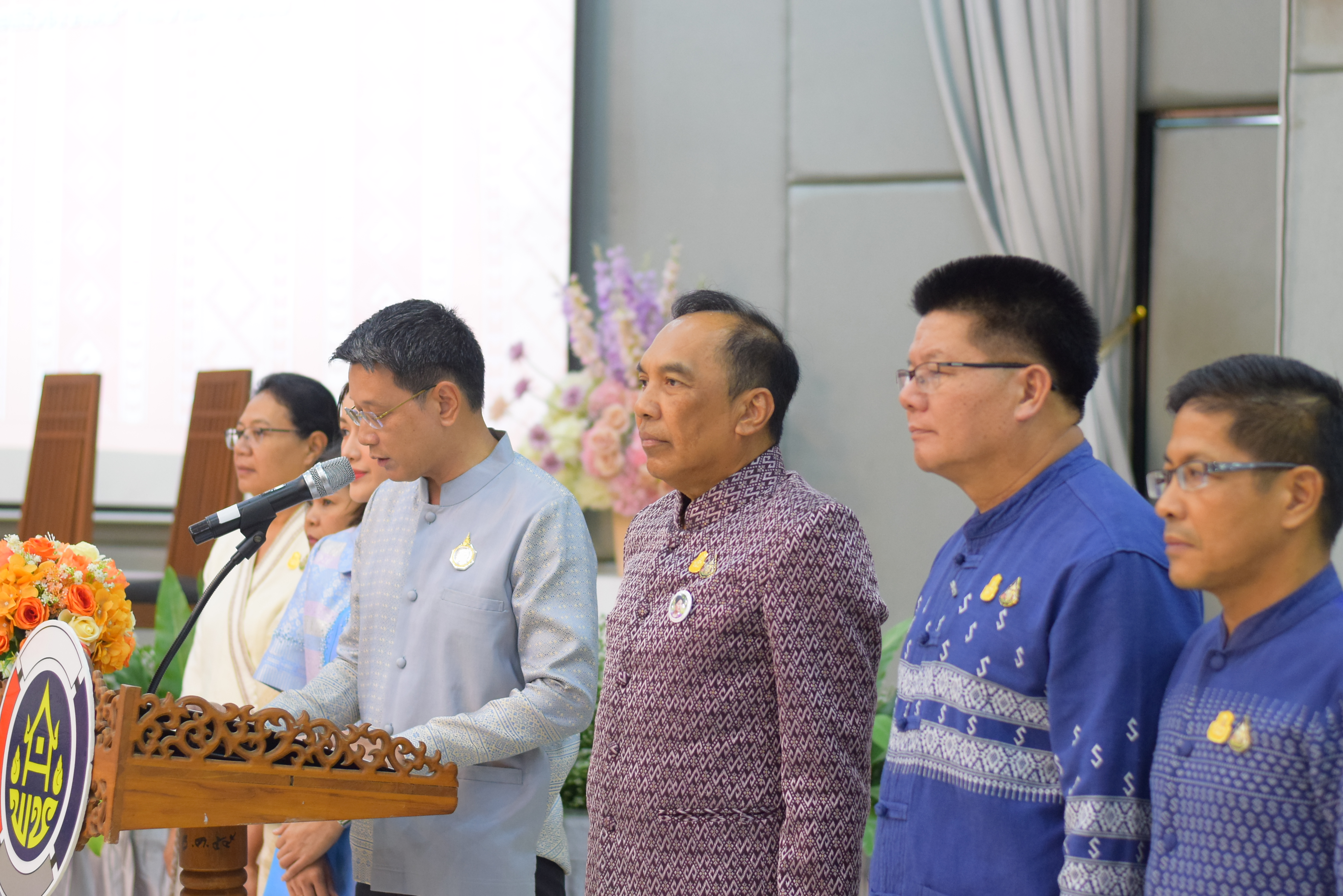 ปลัด มท. ร่วมกับคณะทำงานผ้าไทยใส่ให้สนุก สนองแนวพระดำริ “ผ้าไทยใส่ให้สนุก” ในสมเด็จพระเจ้าลูกเธอ เจ้าฟ้าสิริวัณณวรี นารีรัตนราชกัญญา โค้ชชิ่ง “ผ้าลายสิริวชิราภรณ์” ให้กับผู้ผลิต ผู้ประกอบการ OTOP กลุ่มช่างทอผ้าและงานหัตถกรรม 16 จังหวัดภาคเหนือ