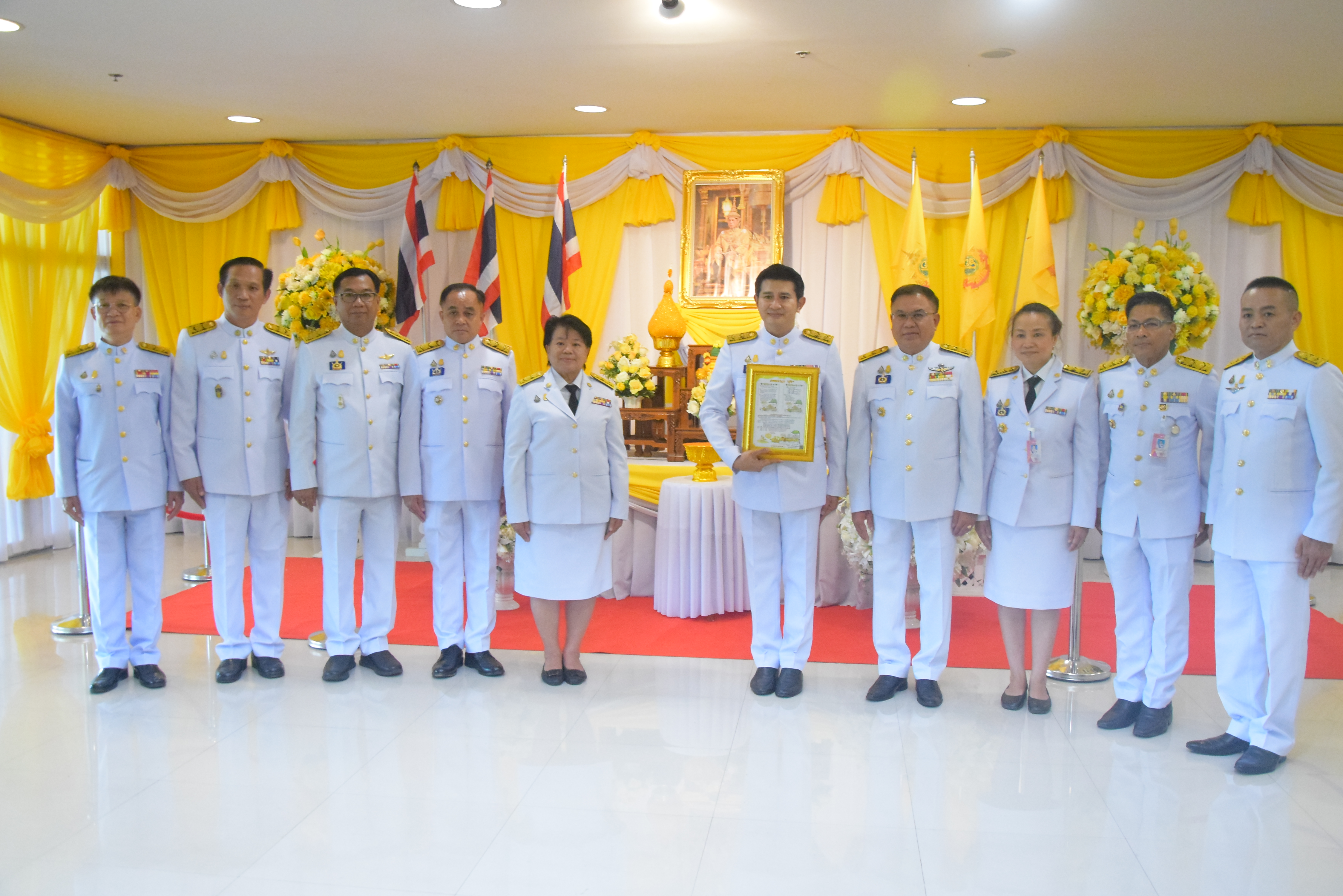 จังหวัดน่าน จัดพิธีรับพระราชทานแผ่นธรรมนาวา “วัง” ภาพวาดฝีพระหัตถ์พร้อมคติธรรม เป็นแนวทางให้ประชาชนปฏิบัติเพื่อความพ้นทุกข์