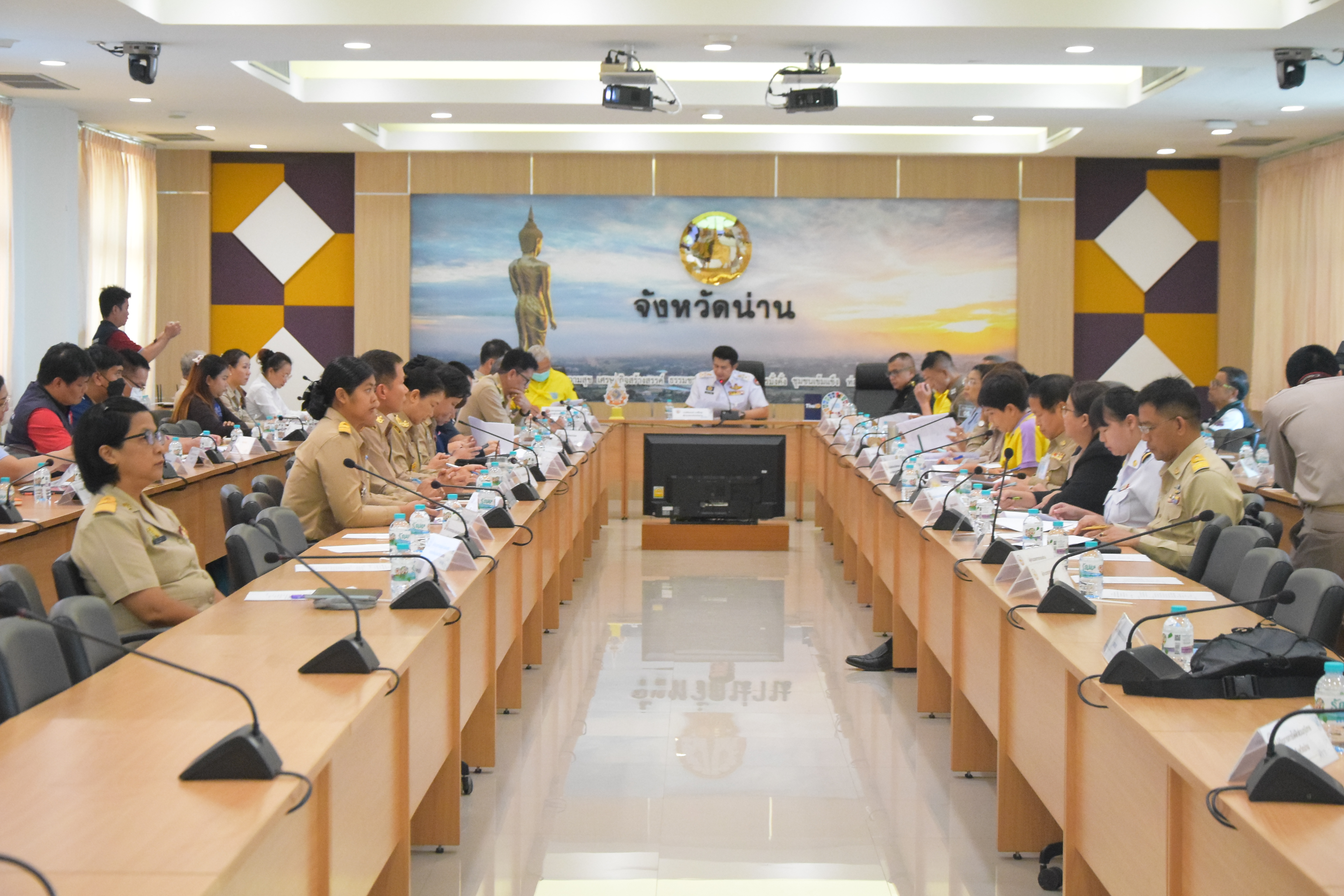 พช.น่าน ร่วมประชุมเตรียมความพร้อมการจัดกิจกรรม เดิน วิ่ง ปั่น ธงตราสัญลักษณ์งานเฉลิมพระเกียรติพระบาทสมเด็จพระเจ้าอยู่หัว เนื่องในโอกาสพระราชพิธีมหามงคลเฉลิมพระชนมพรรษา 6 รอบ 28 กรกฎาคม 2567