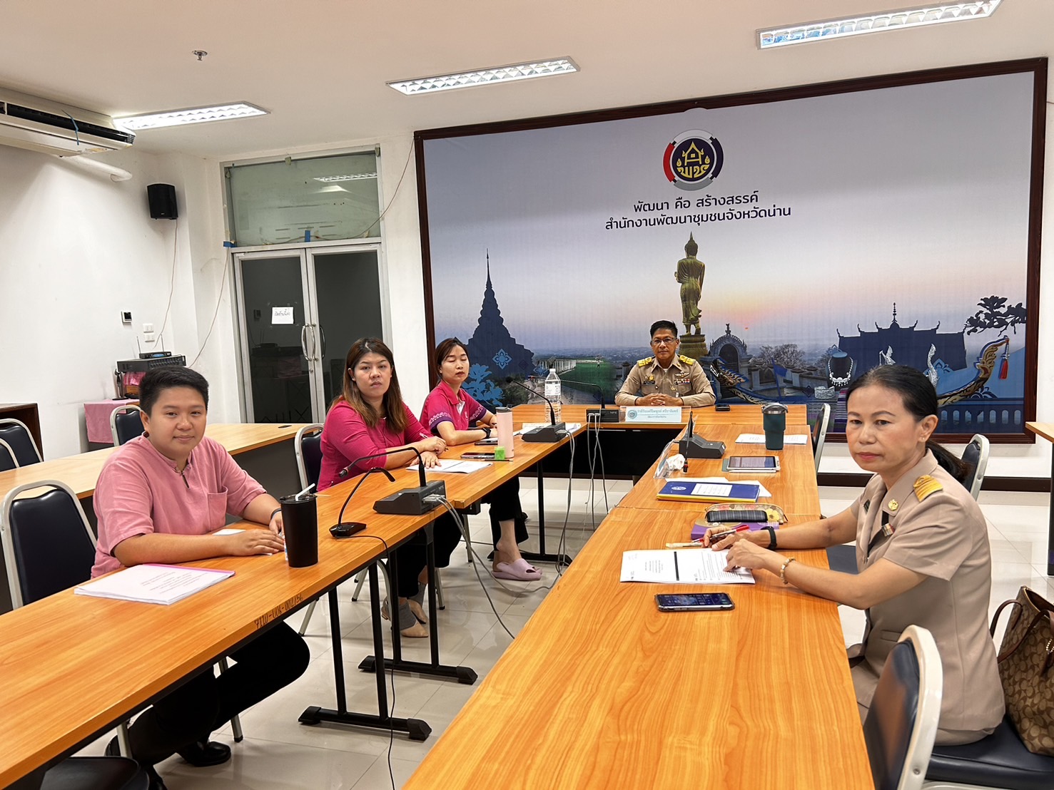 พช.น่าน ร่วมประชุมเร่งรัด กำกับ ติดตามการดำเนินงานกองทุนพัฒนาบทบาทสตรี ครั้งที่ 4/2567 ผ่านระบบวีดิทัศน์ทางไกล (Video Conference)