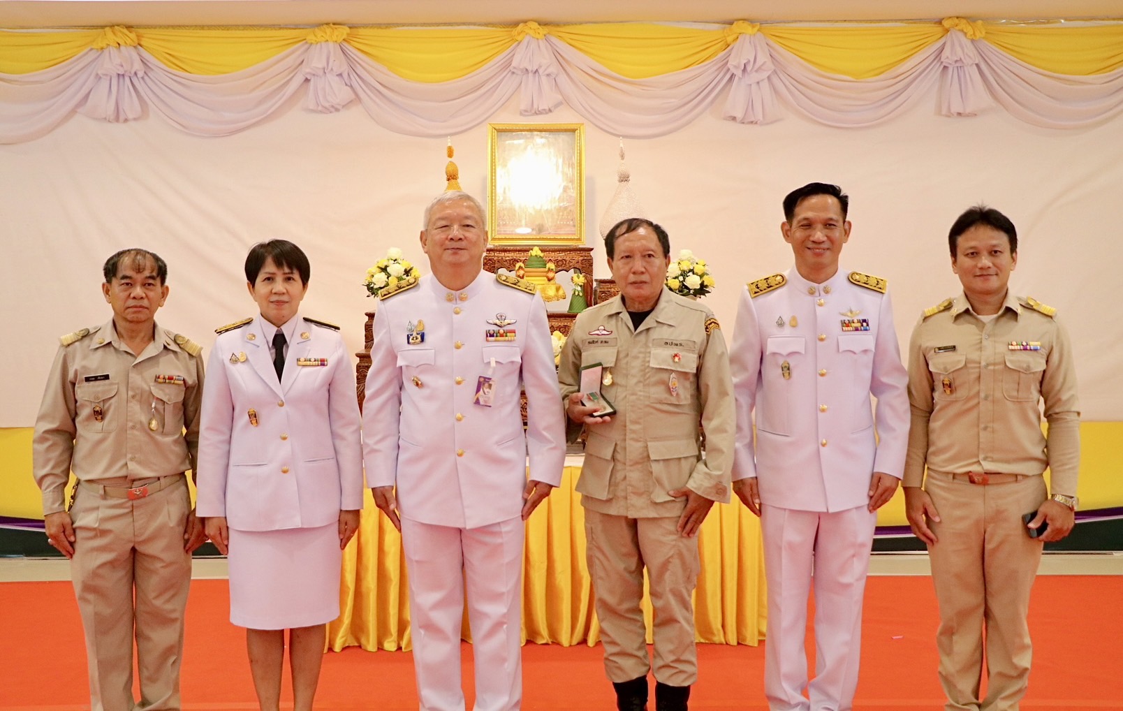 พช.น่าน ร่วมพิธีรับพระราชทานเครื่องราชอิสริยาภรณ์ อันเป็นที่สรรเสริญยิ่งดิเรกคุณาภรณ์ ชั้น 7 ชั้นเหรียญเงินดิเรกคุณาภรณ์ ให้แก่ อปพร. จำนวน 1 ราย